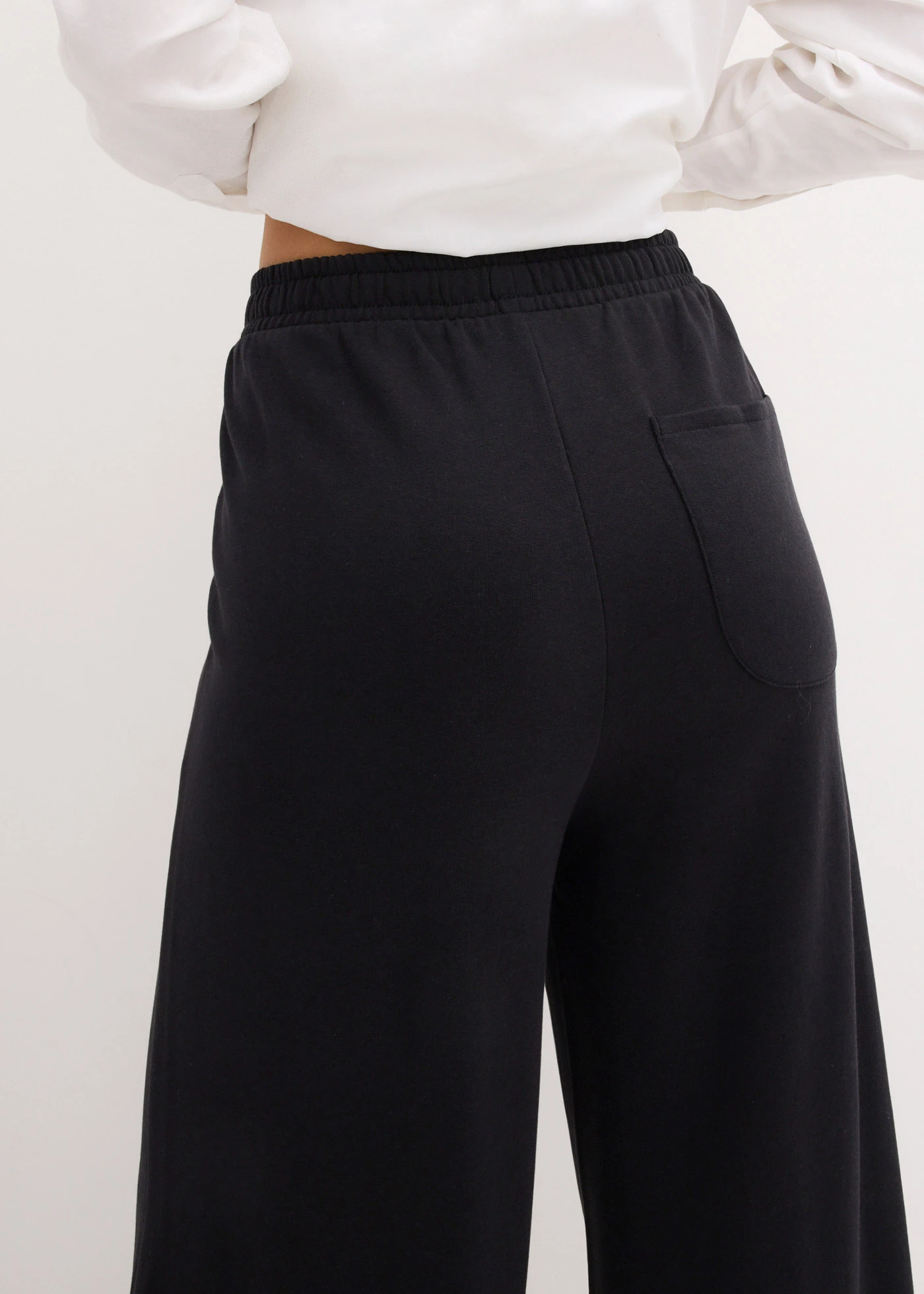 Pantalon sweat de jogging large en coton mélangé • noir • Boutique bonprix