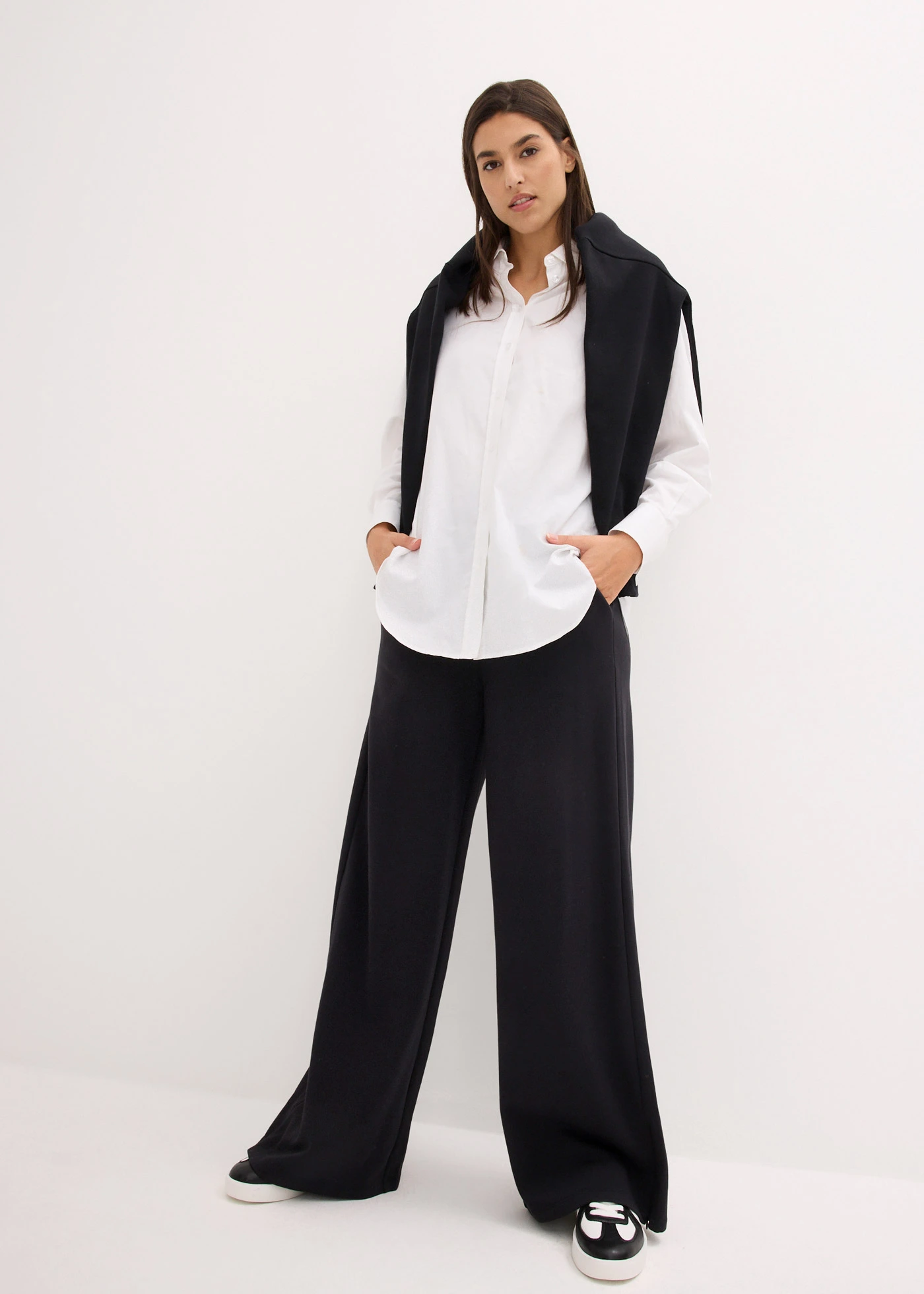 Pantalon sweat de jogging large en coton mélangé • noir • Boutique bonprix