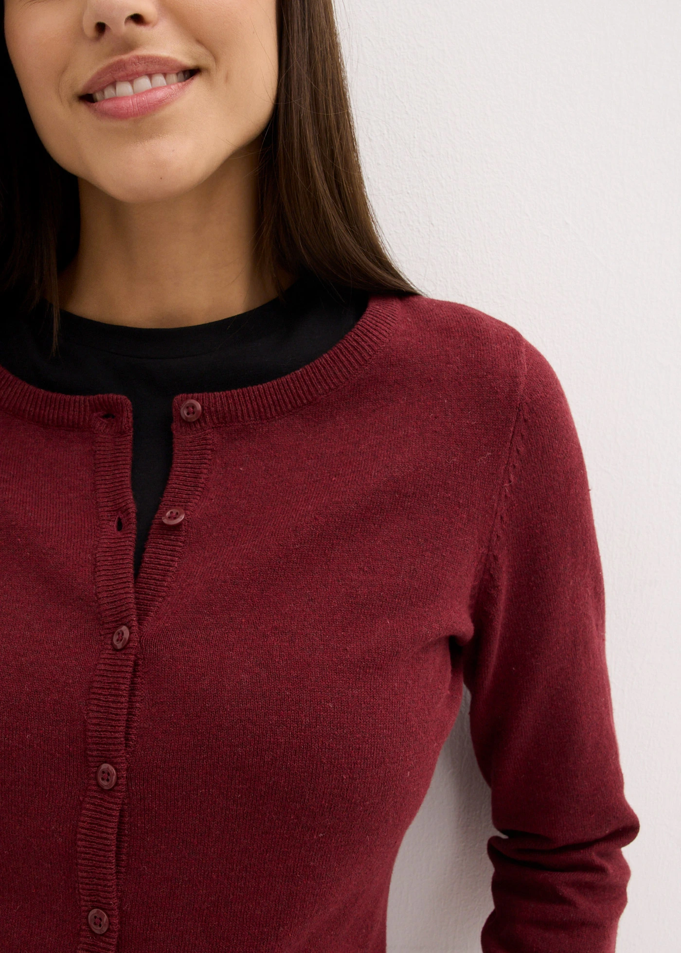 Jemně pletený kabátek s recyklovanou bavlnou • bobulová • bonprix obchod