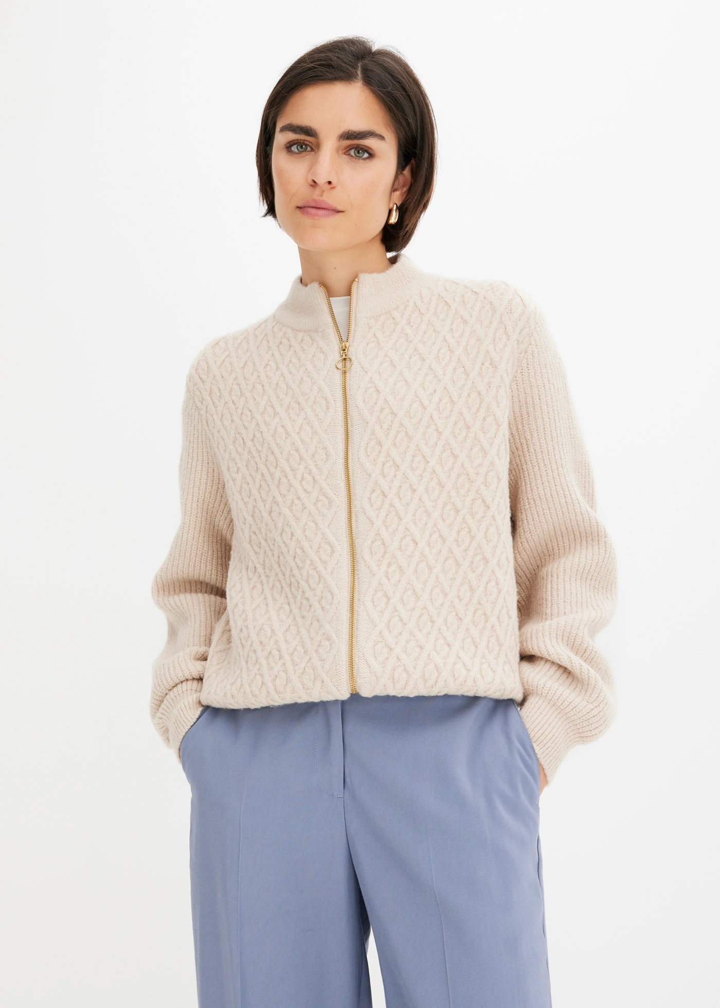 Gilet en maille à torsades • beige chiné • Boutique bonprix