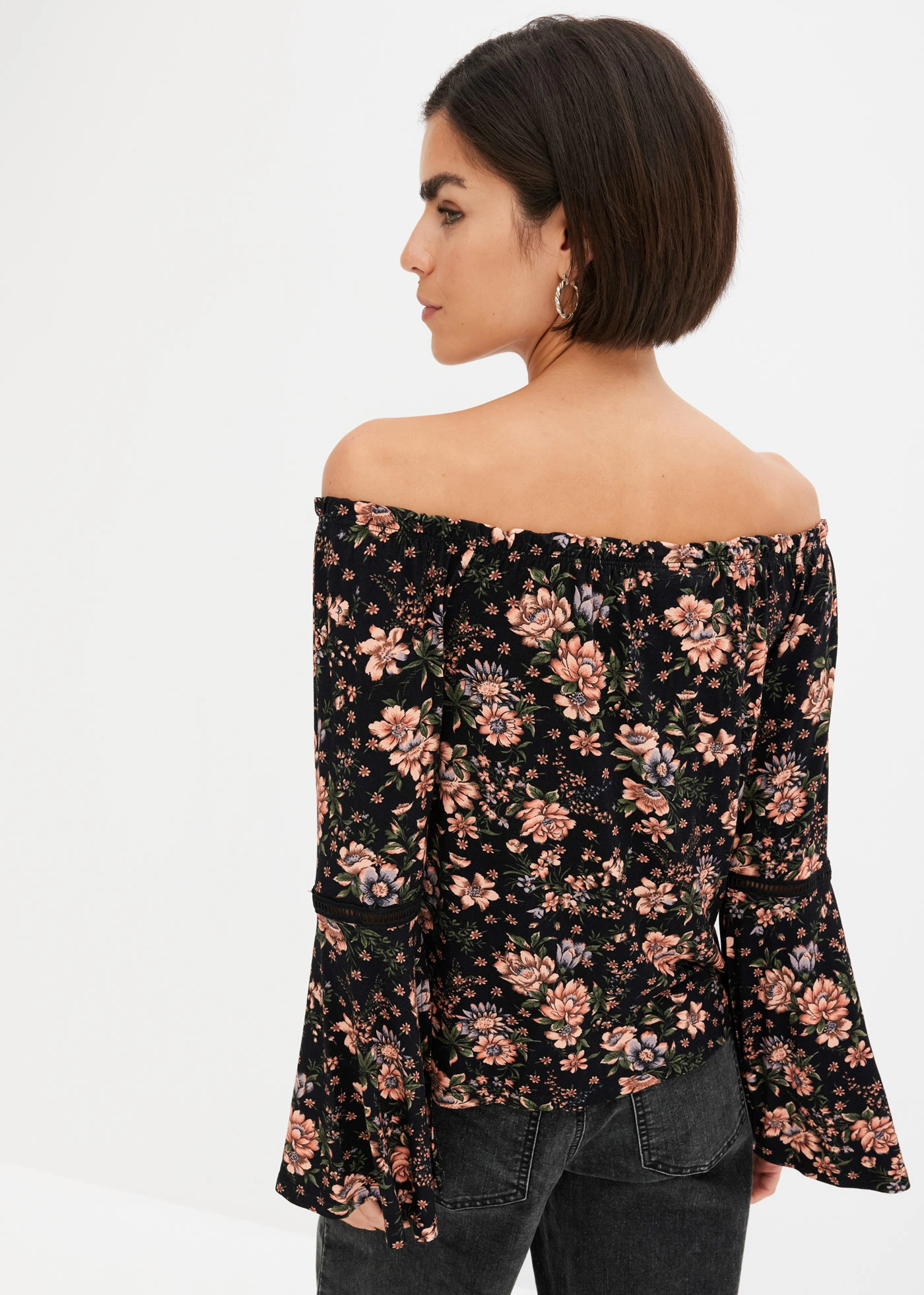 Gedessineerd carmen-shirt • zwart gebloemd • bonprix online shop
