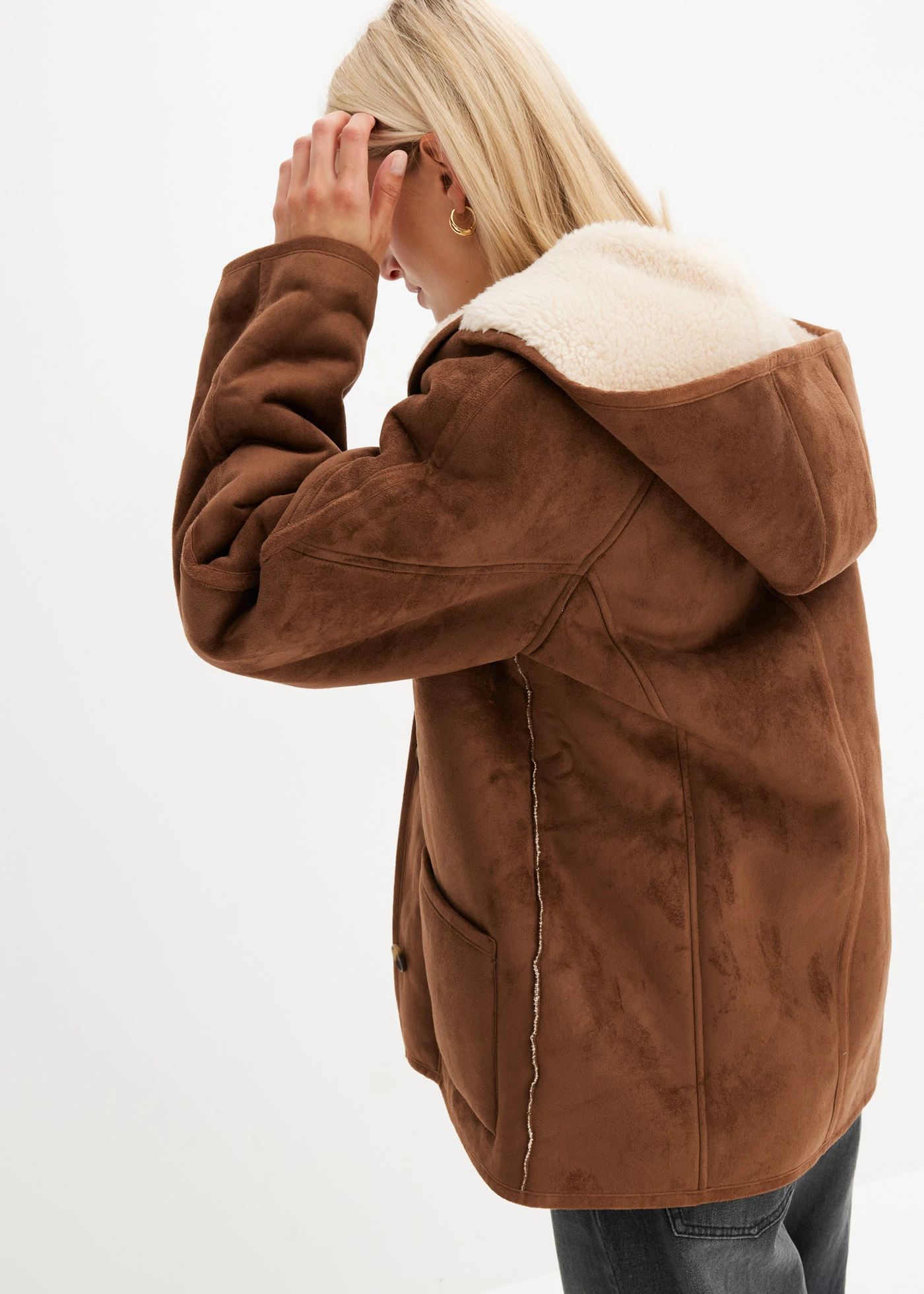 Veste en sherpa à capuche • marron clair • Boutique bonprix