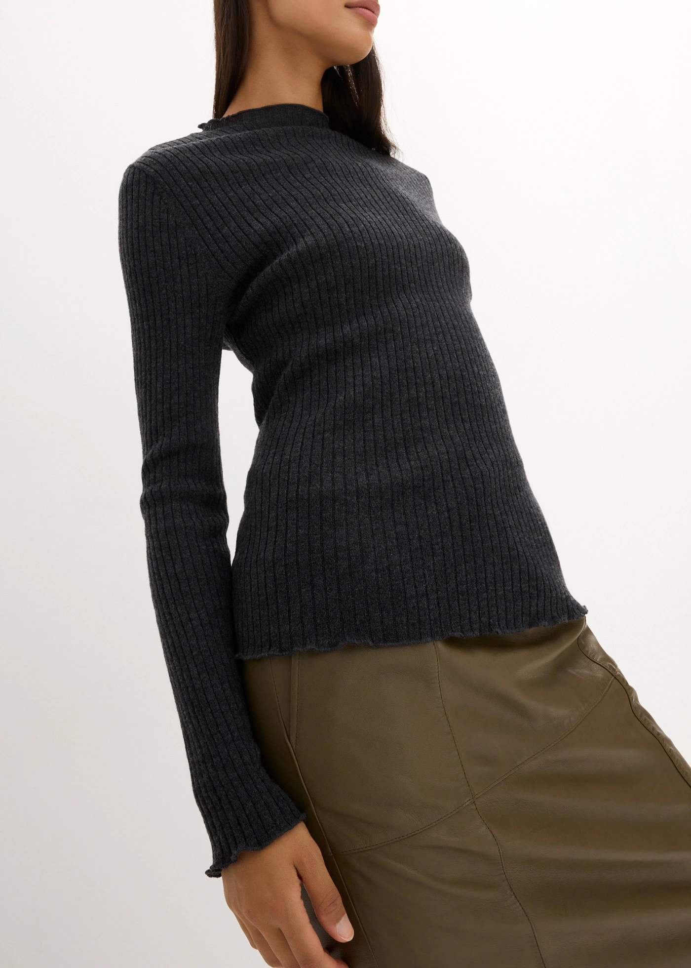 Svetr z velmi jemné merino vlny • tmavě šedý melír • bonprix obchod