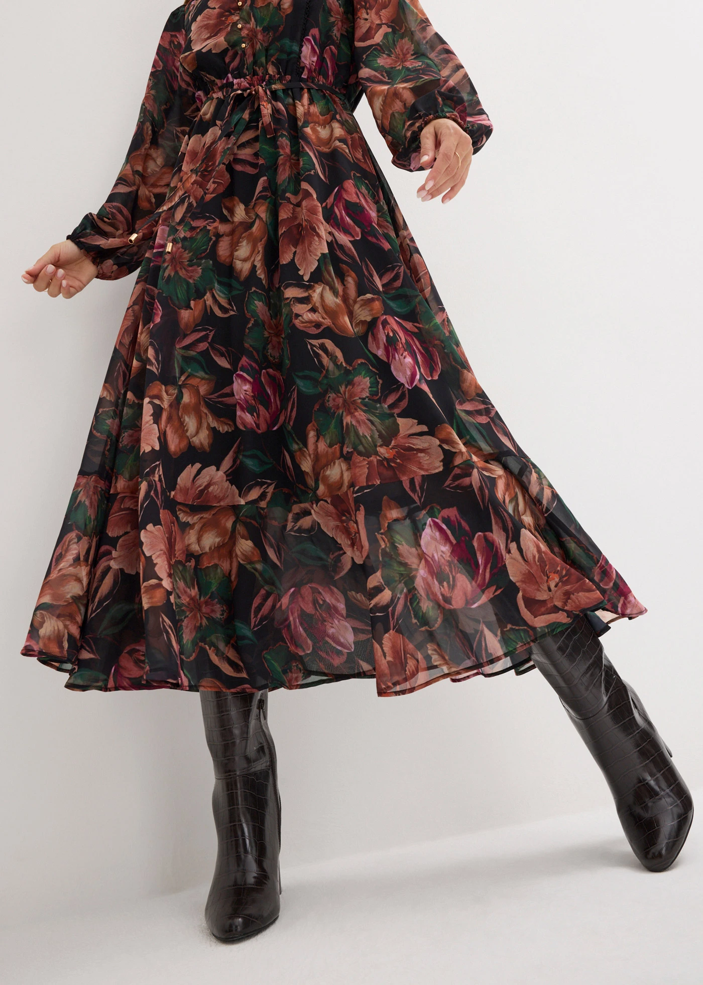 Chiffon jurk met print • zwart-groen-donkergroen-koperoranje-perzik-zwart-roze-magenta-beige-donkerbruin-roestbruin • bonprix online shop