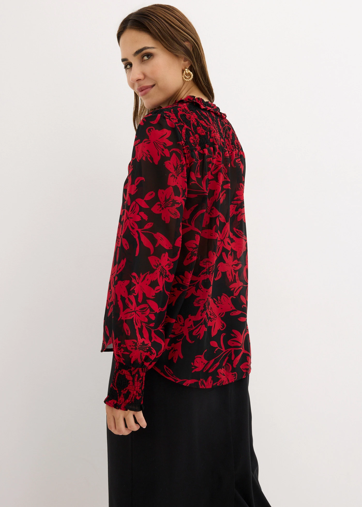 Gesmokt chiffon blouse • zwart-salsarood • bonprix online shop