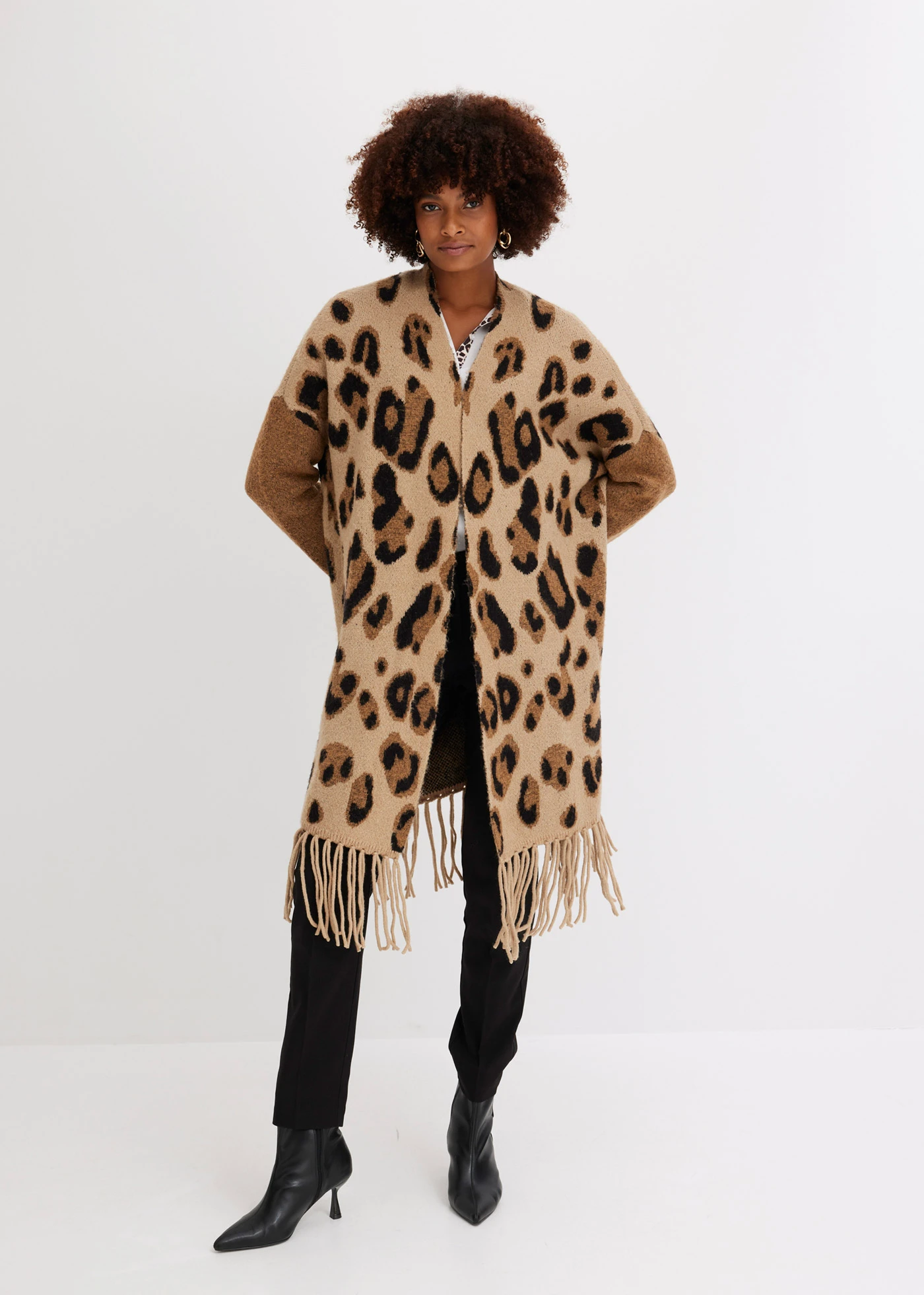 Oversized pletený kabátek • béžovo-hnědo-černá s leopardím potiskem • bonprix obchod