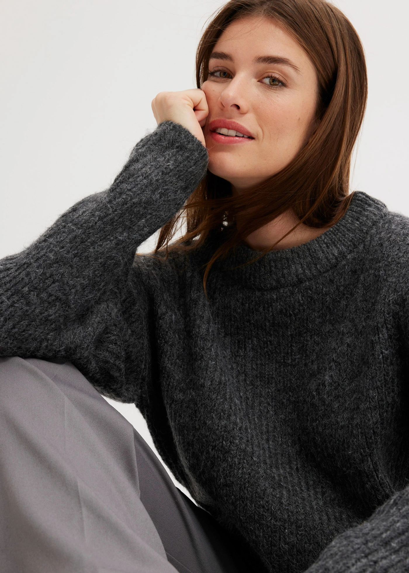 Pull doux en grosse maille • anthracite chiné • Boutique bonprix