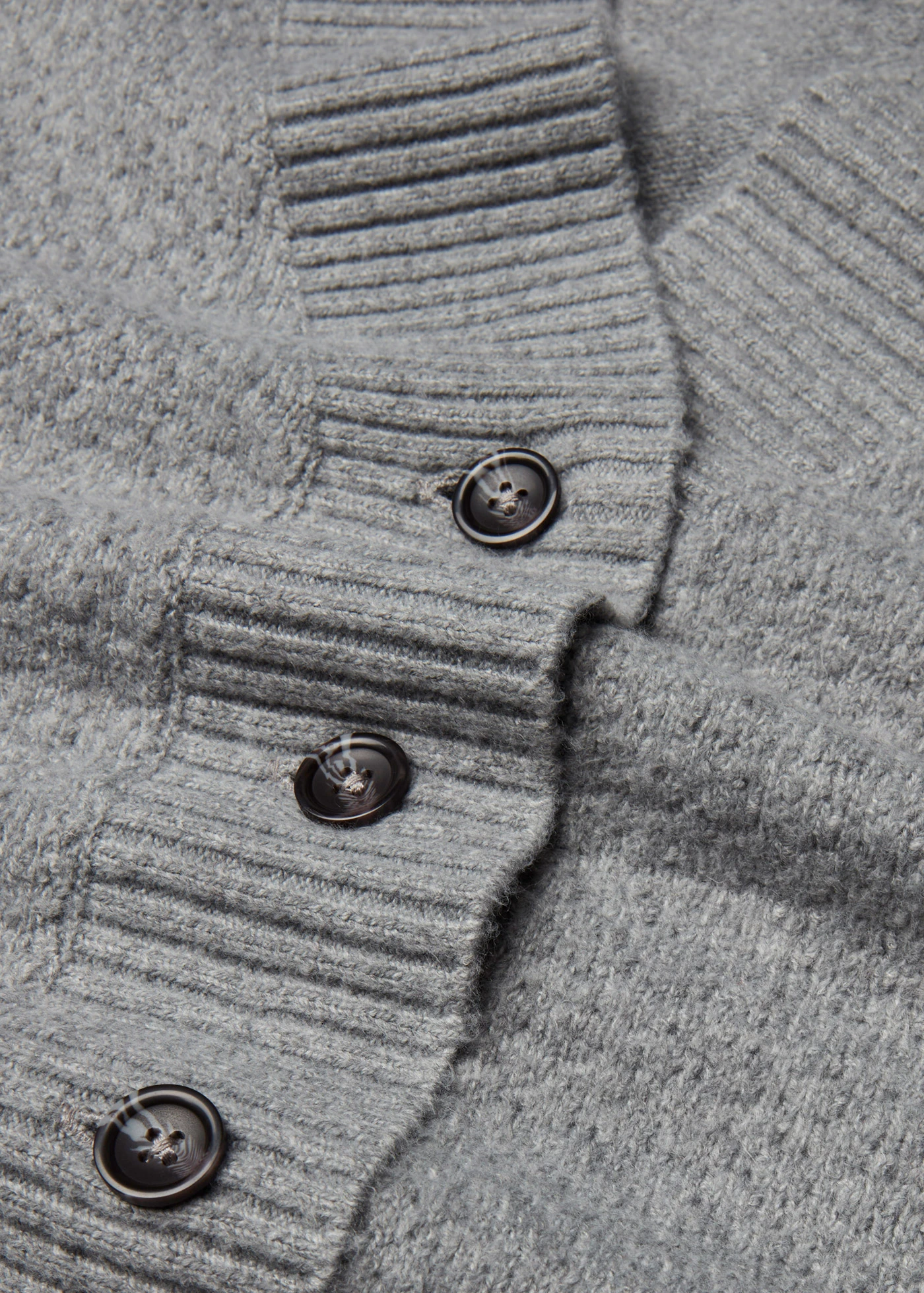 Pletená vesta s copánkovým vzorem • světle šedý melír • bonprix obchod