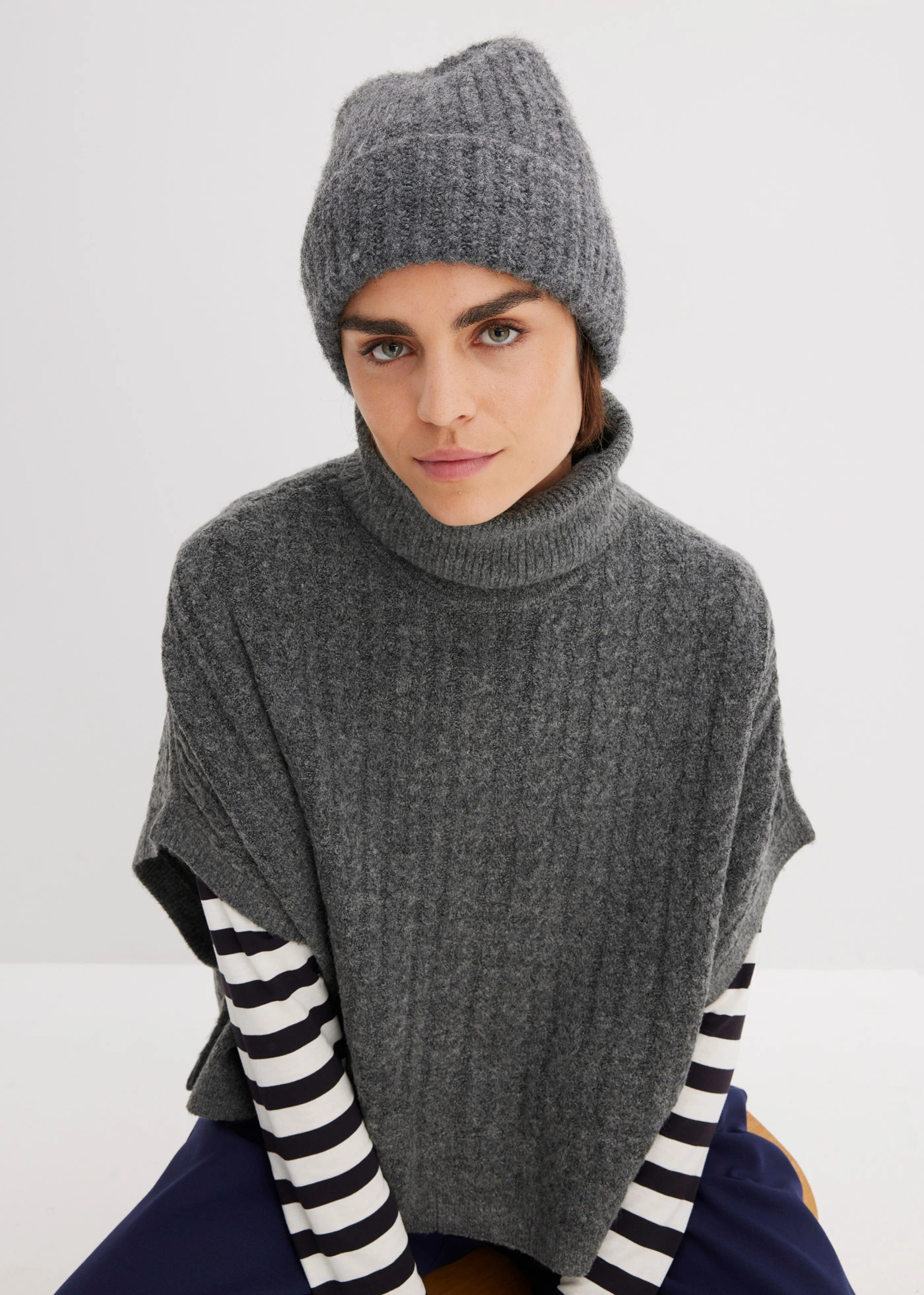 Čepice • břidlicově šedá • bonprix obchod