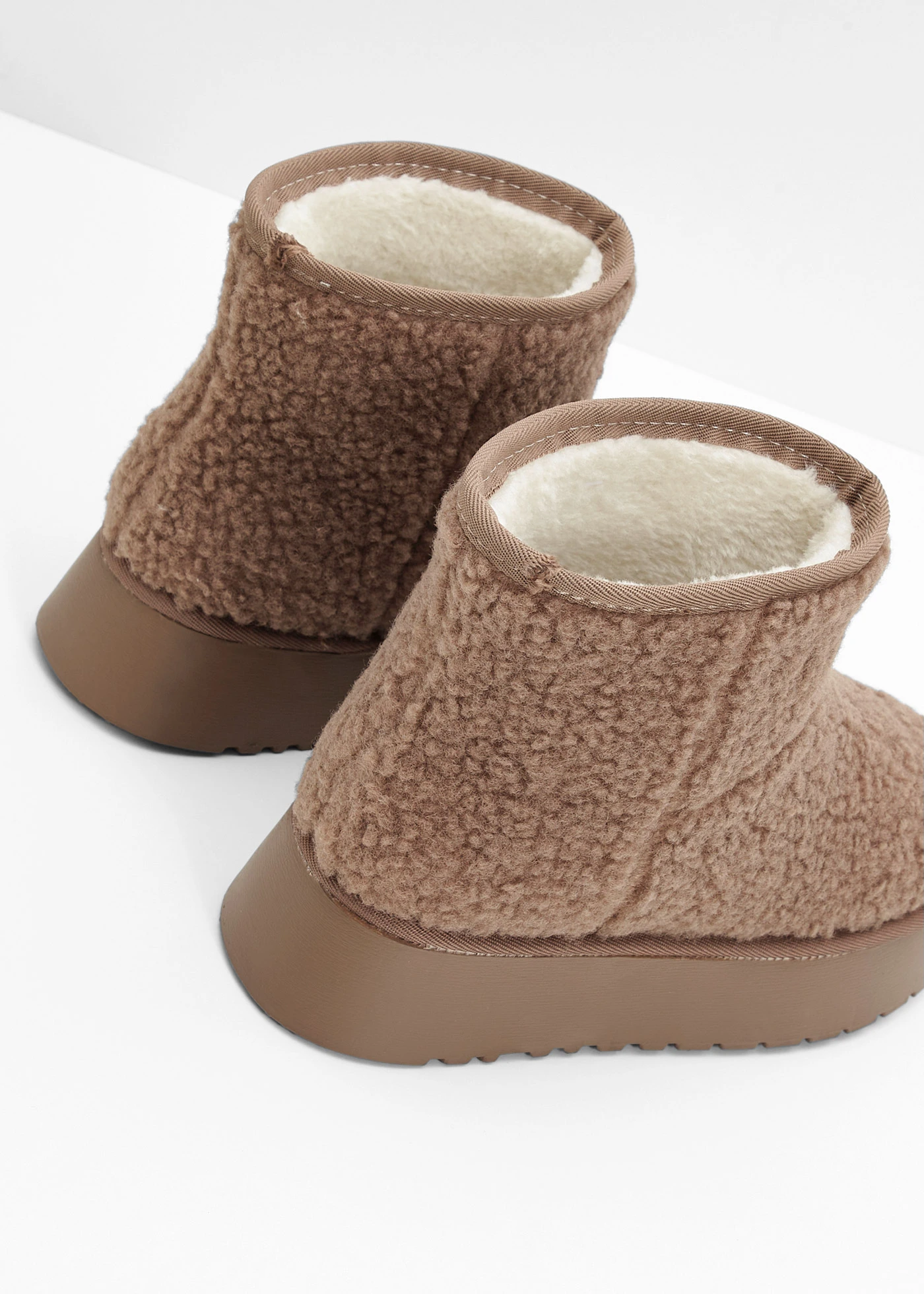 Plateau boots • taupe • bonprix online shop