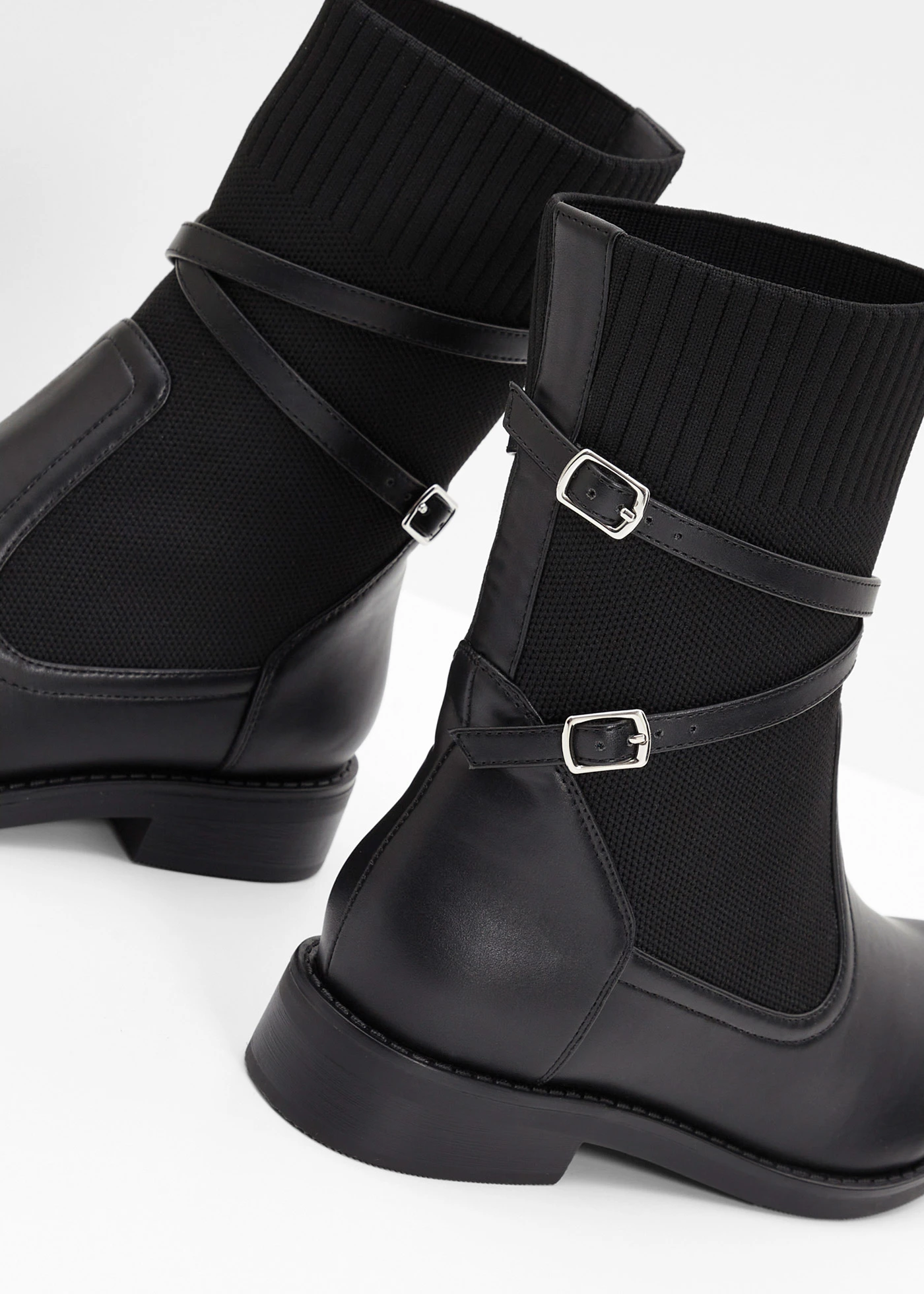 Kotníková obuv • černá • bonprix obchod