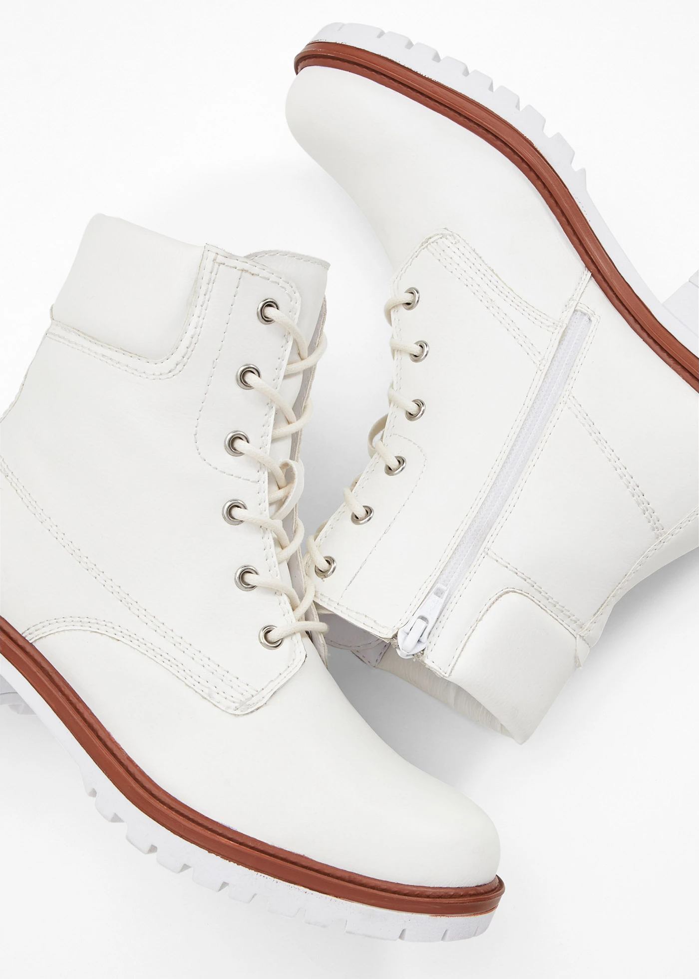 Boots fourrées à lacets • blanc • Boutique bonprix
