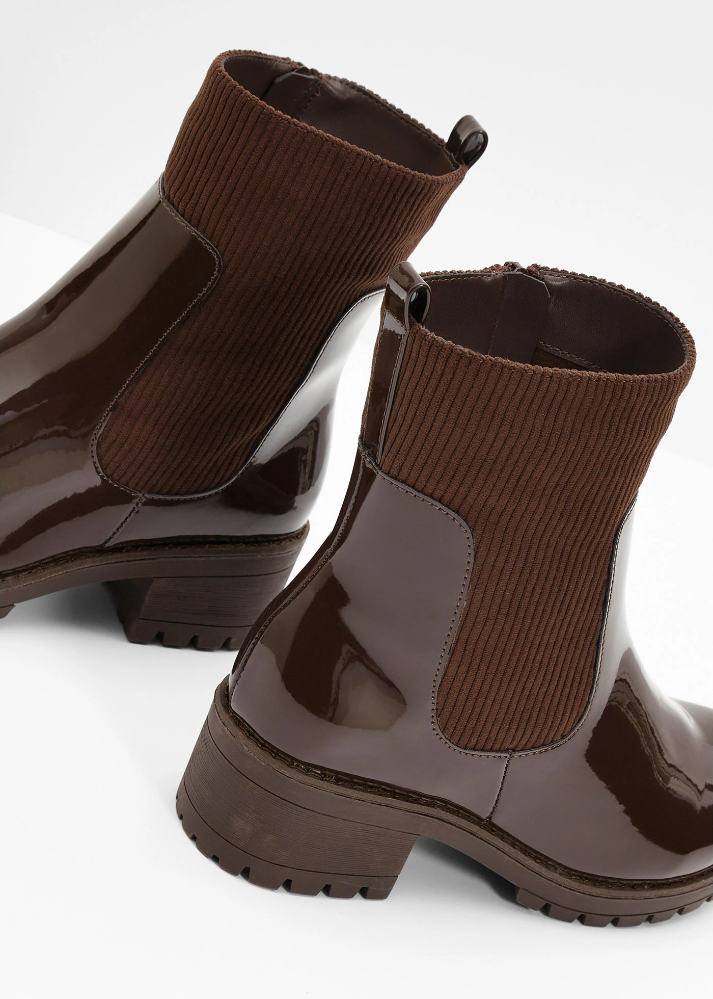 Boots met inzet van corduroy • donkerbruin • bonprix online shop