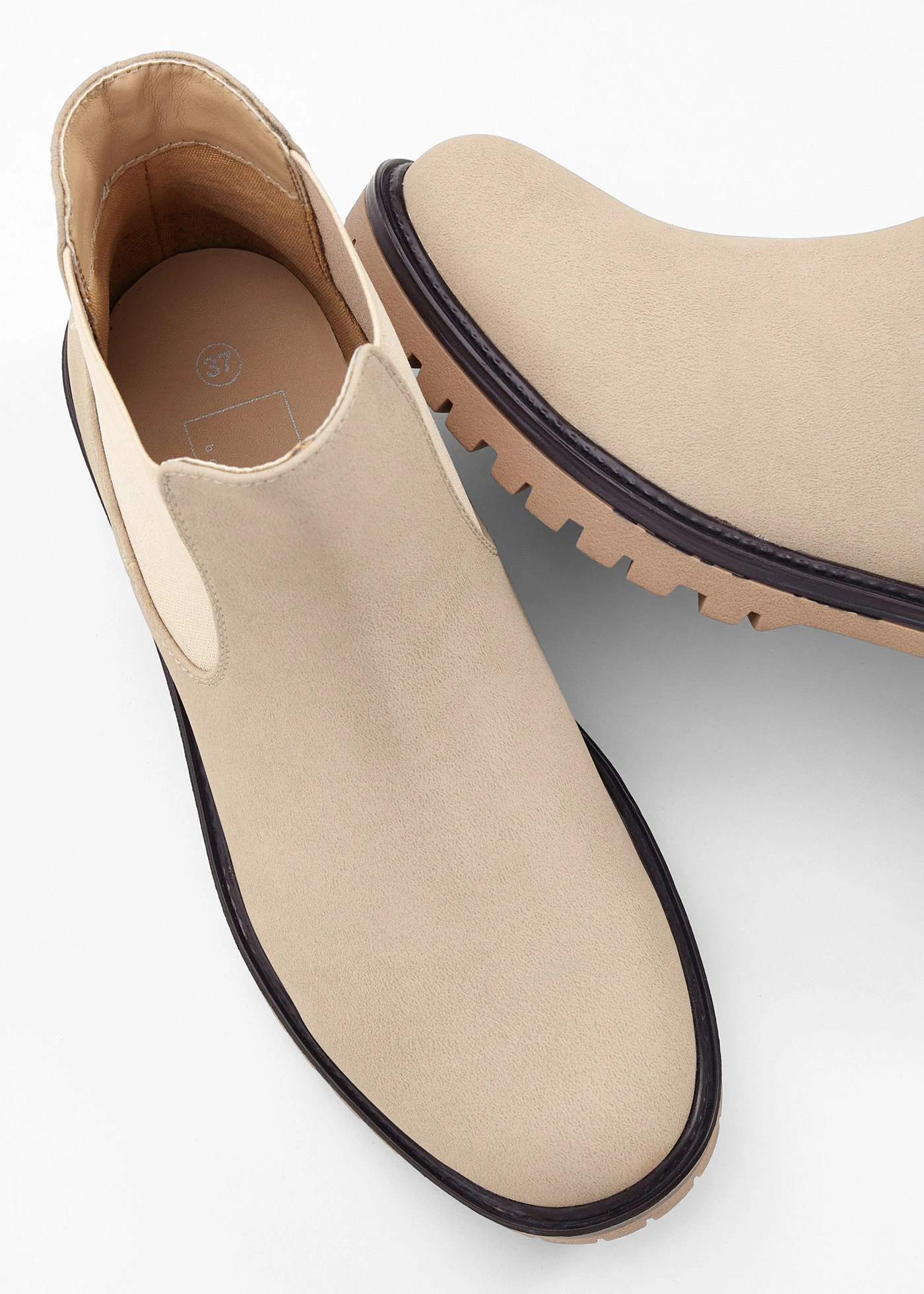 Bottines Chelsea à semelle crantée • beige • Boutique bonprix