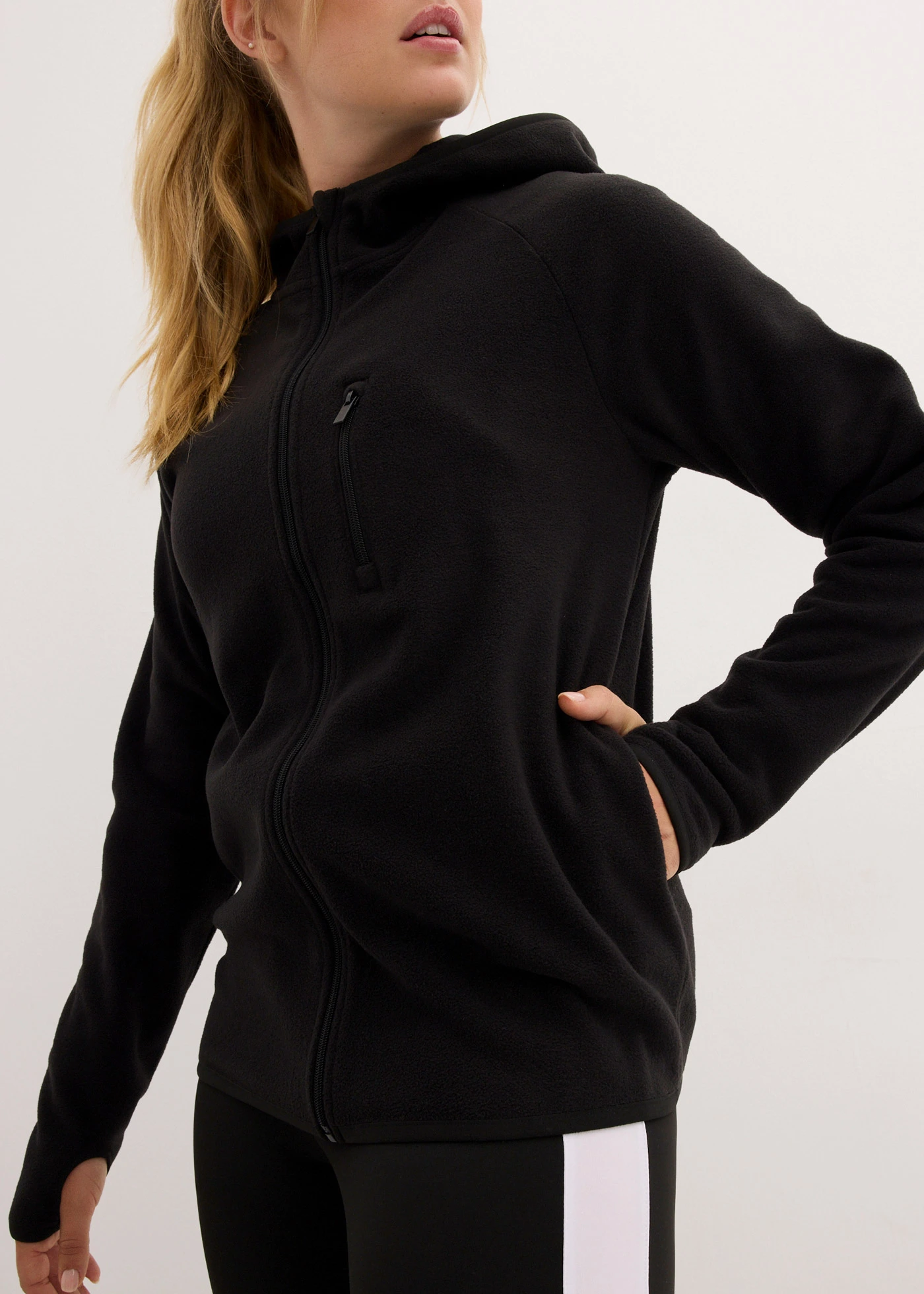 Fleece vest met zakken • zwart • bonprix online shop