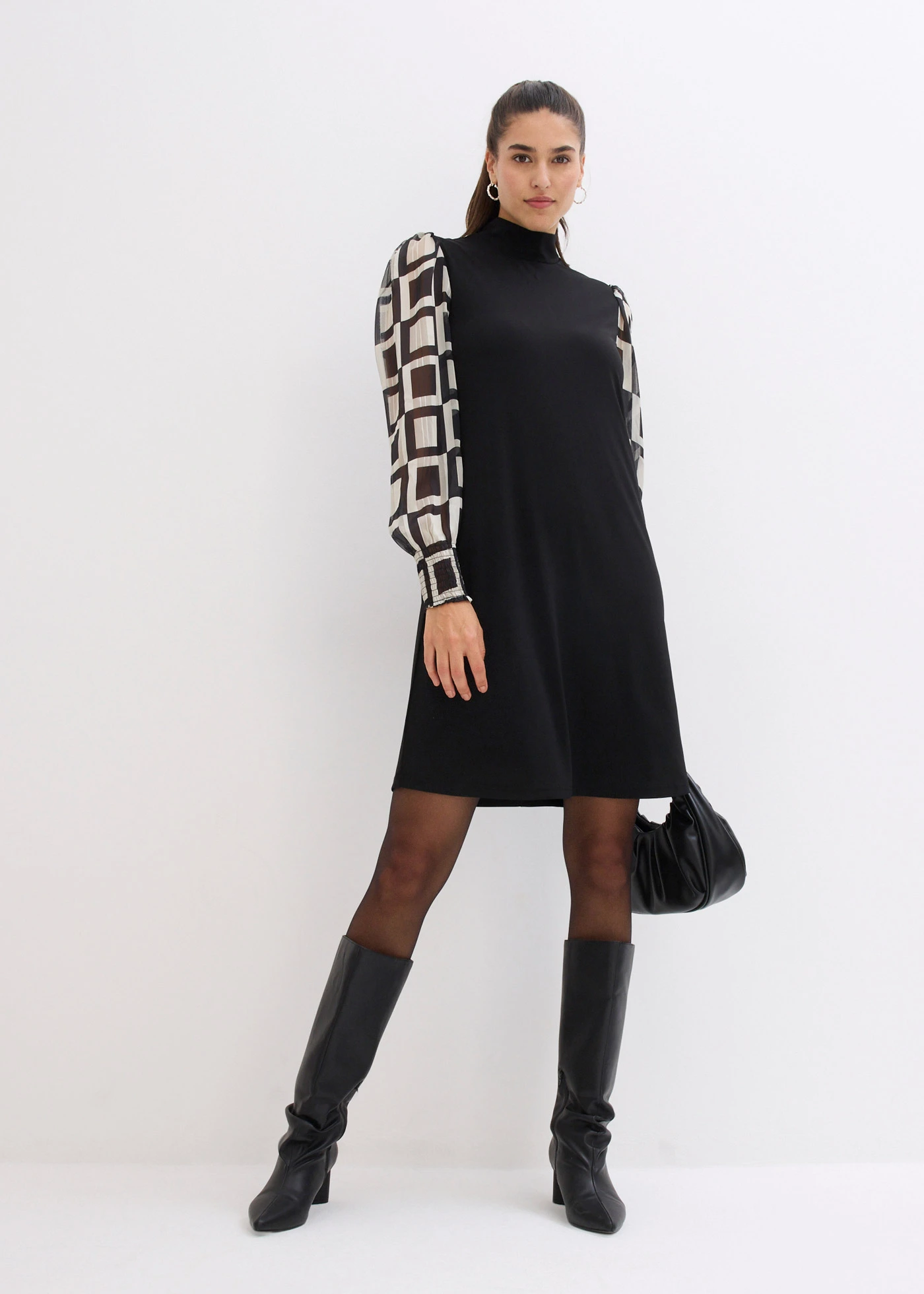 Sukienka • czarno-kremowy w graficzny wzór • sklep bonprix