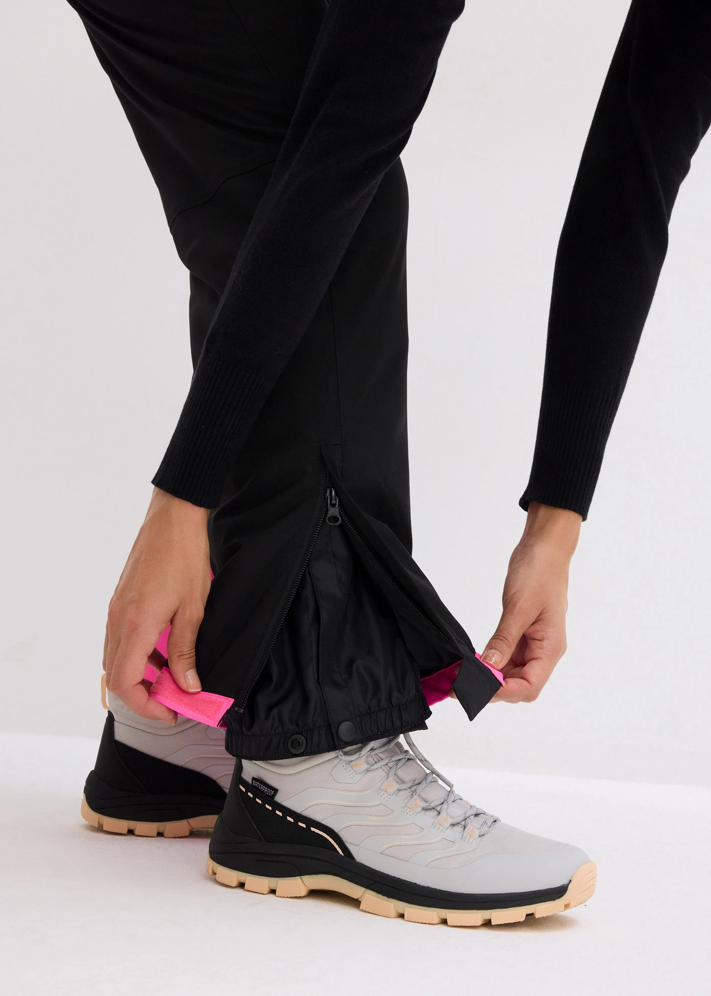 Pantaloni termo de schi, impermeabili, cu bretele detașabile • negru • magazin bonprix