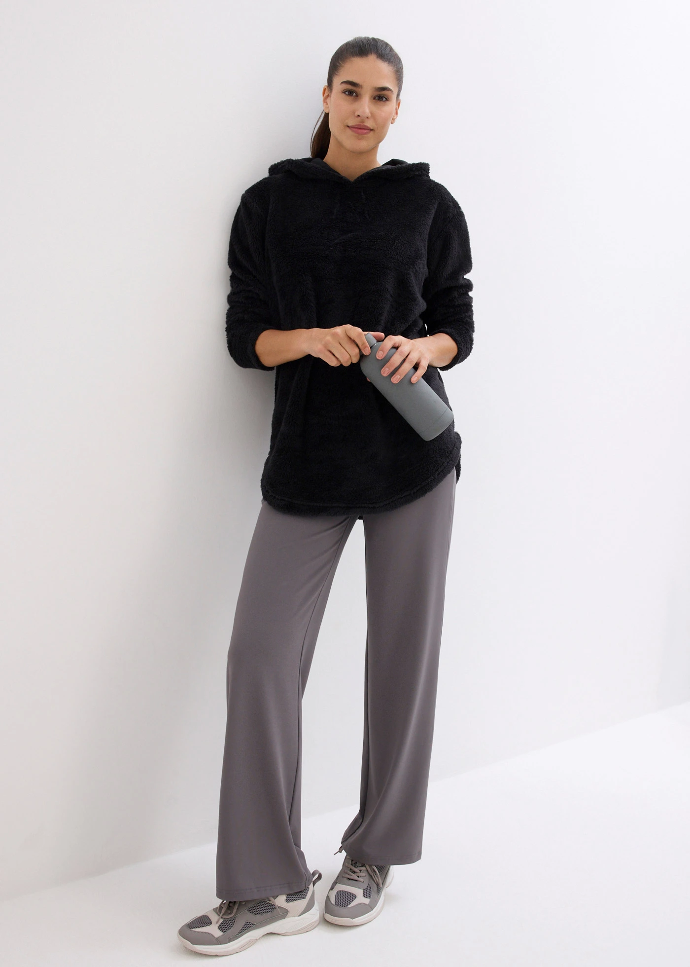 Pulover lung din fleece, oversize • negru • magazin bonprix