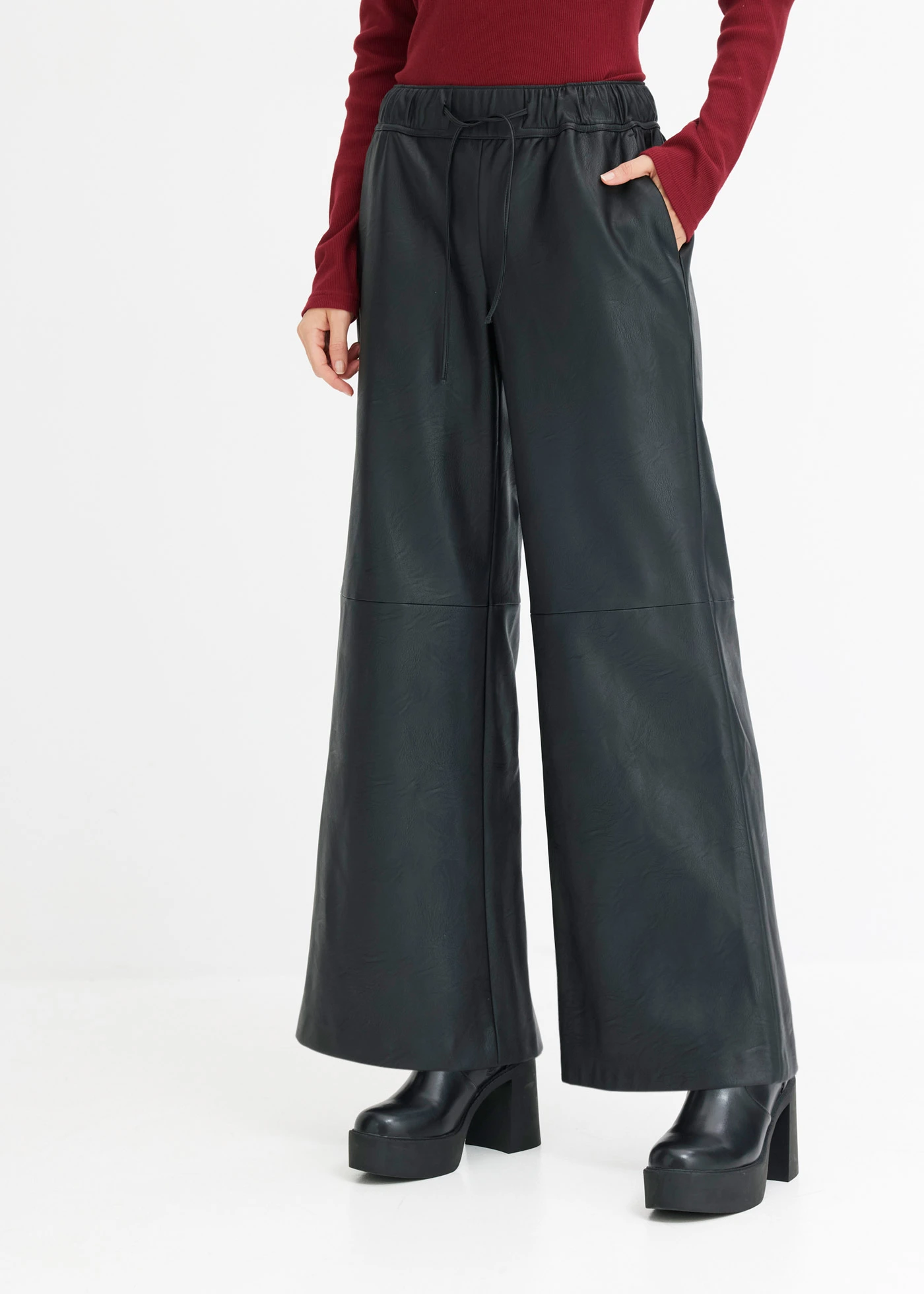 Imitatieleren broek • zwart • bonprix online shop