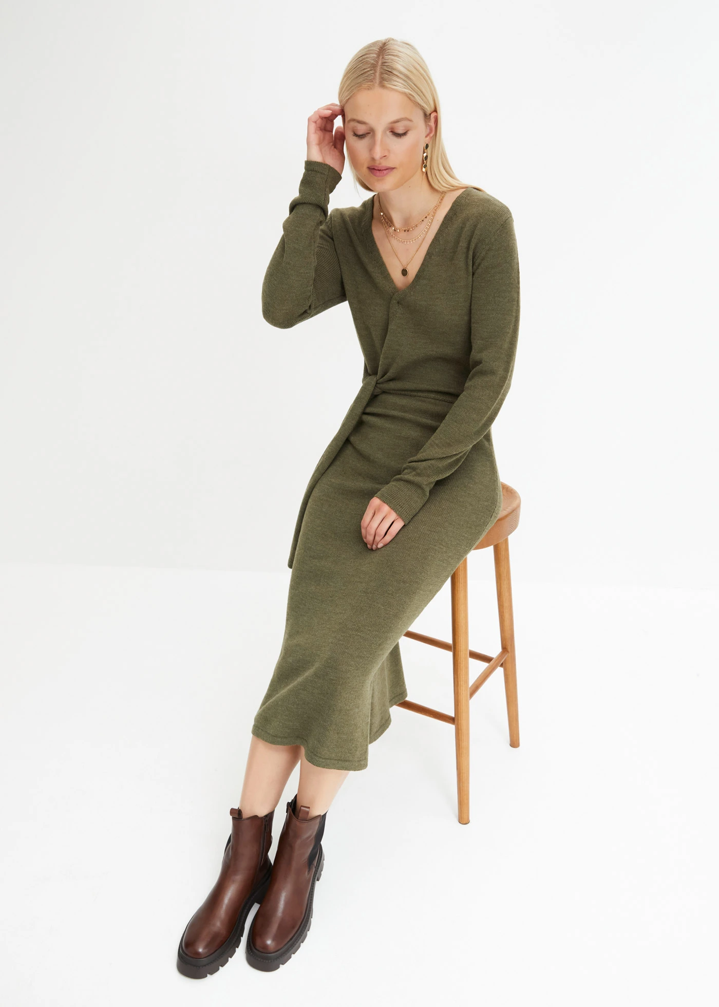 Robe midi en maille • olive foncé chiné • Boutique bonprix