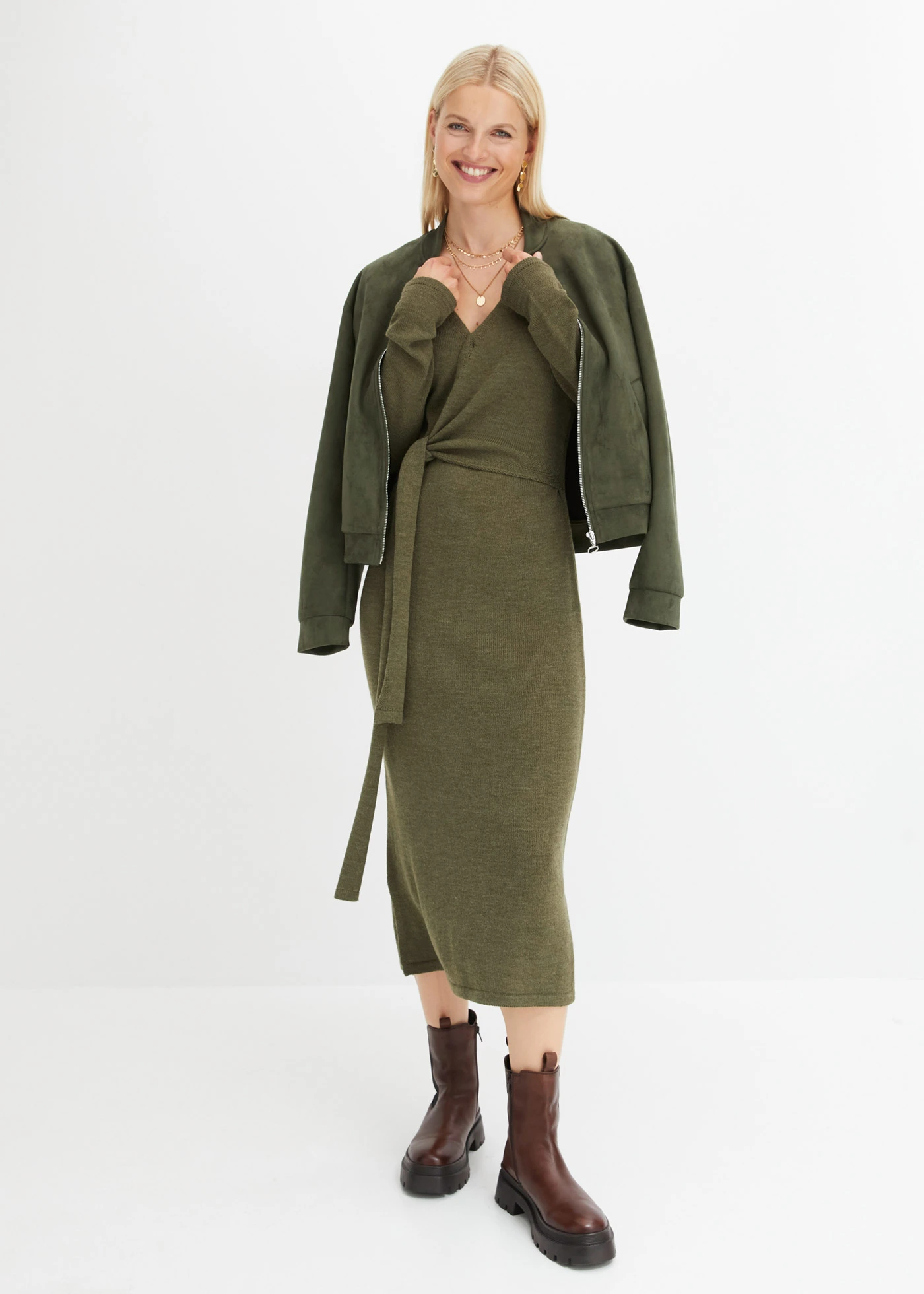 Pletené šaty v midi délce • tmavě olivový melír • bonprix obchod