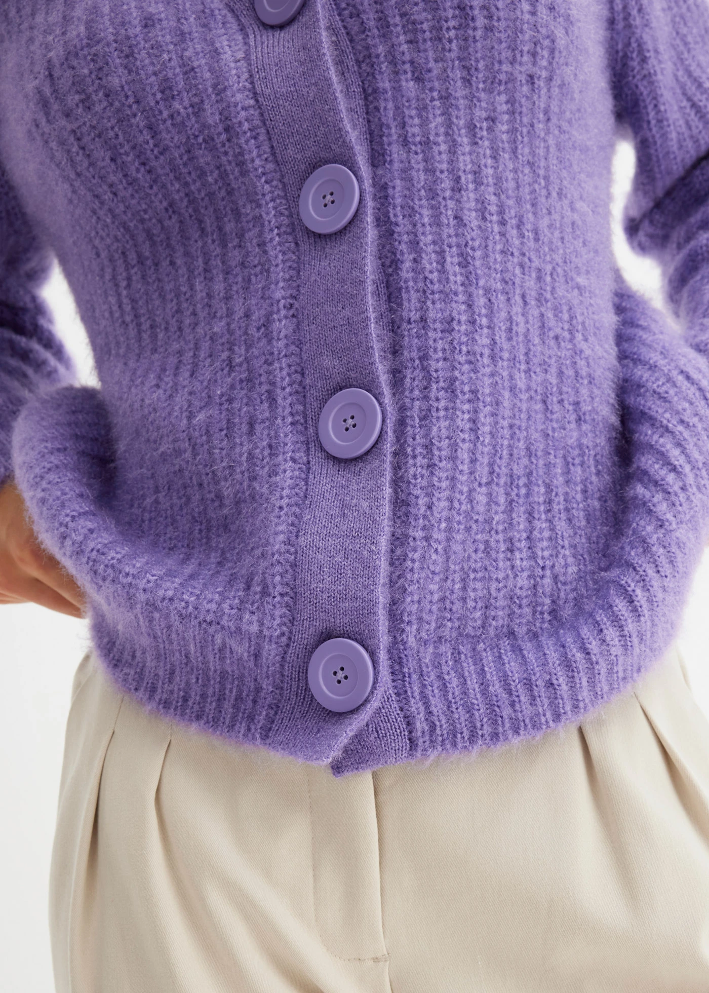 Geribbelde grofgebreide trui met glanseffect • softpaars • bonprix online shop