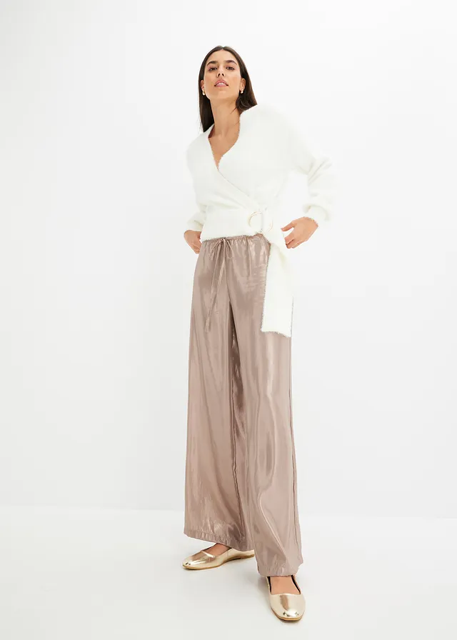 Pull cache-cœur avec accessoire • blanc cassé • product-page.page-title-suffix