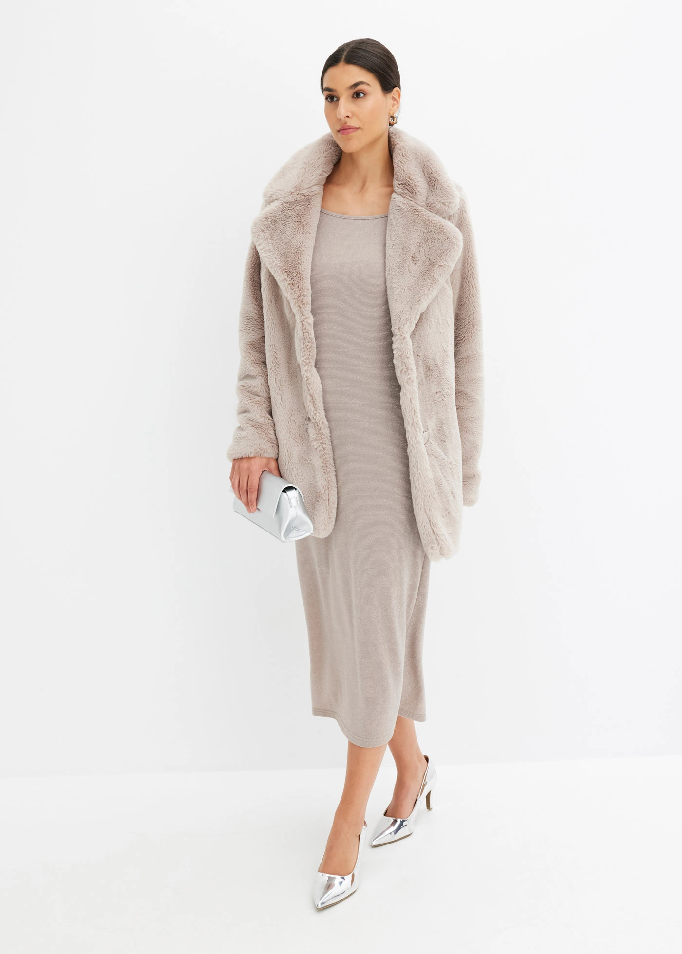 Manteau en peluche • grès • Boutique bonprix