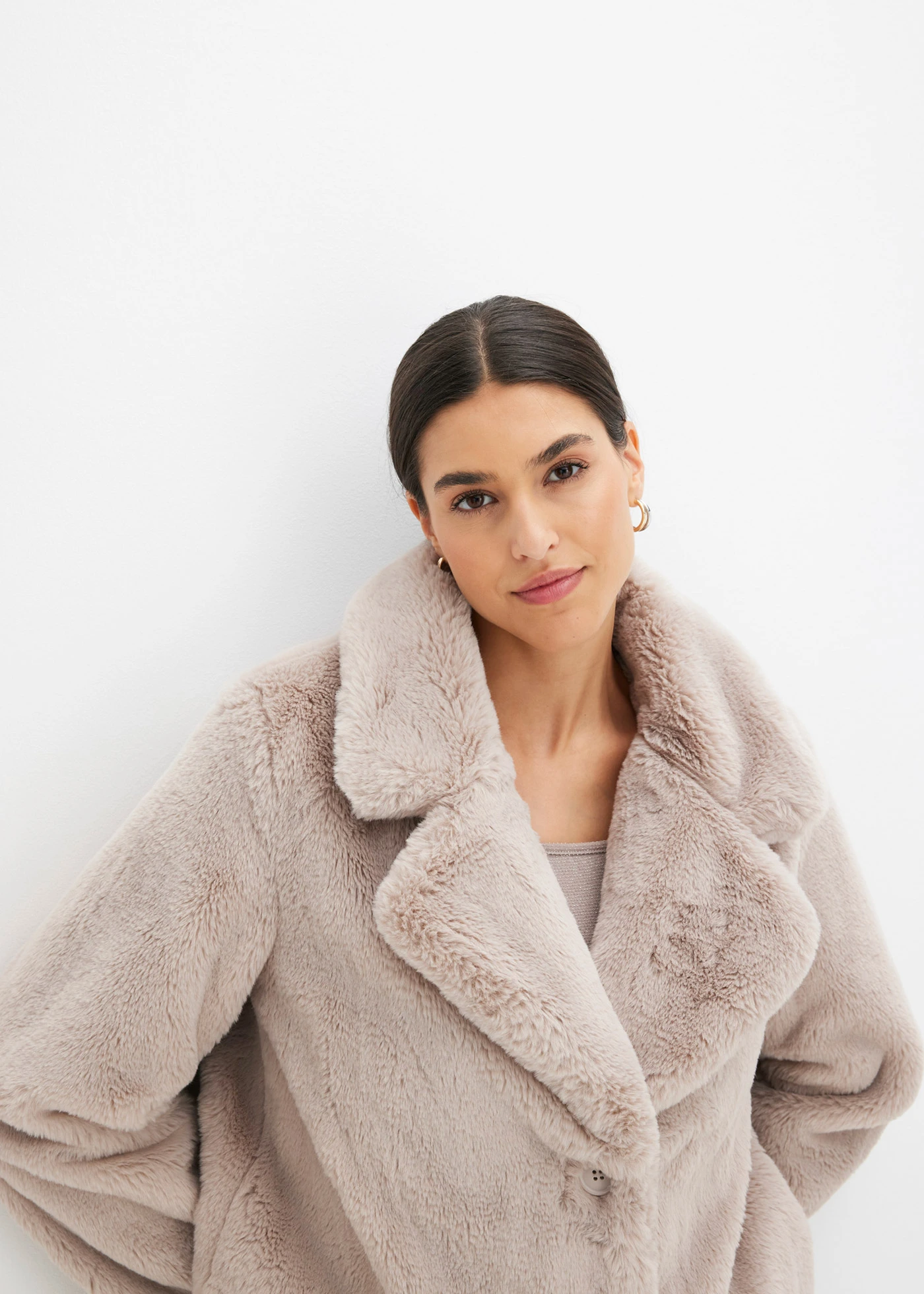 Manteau en peluche • grès • Boutique bonprix