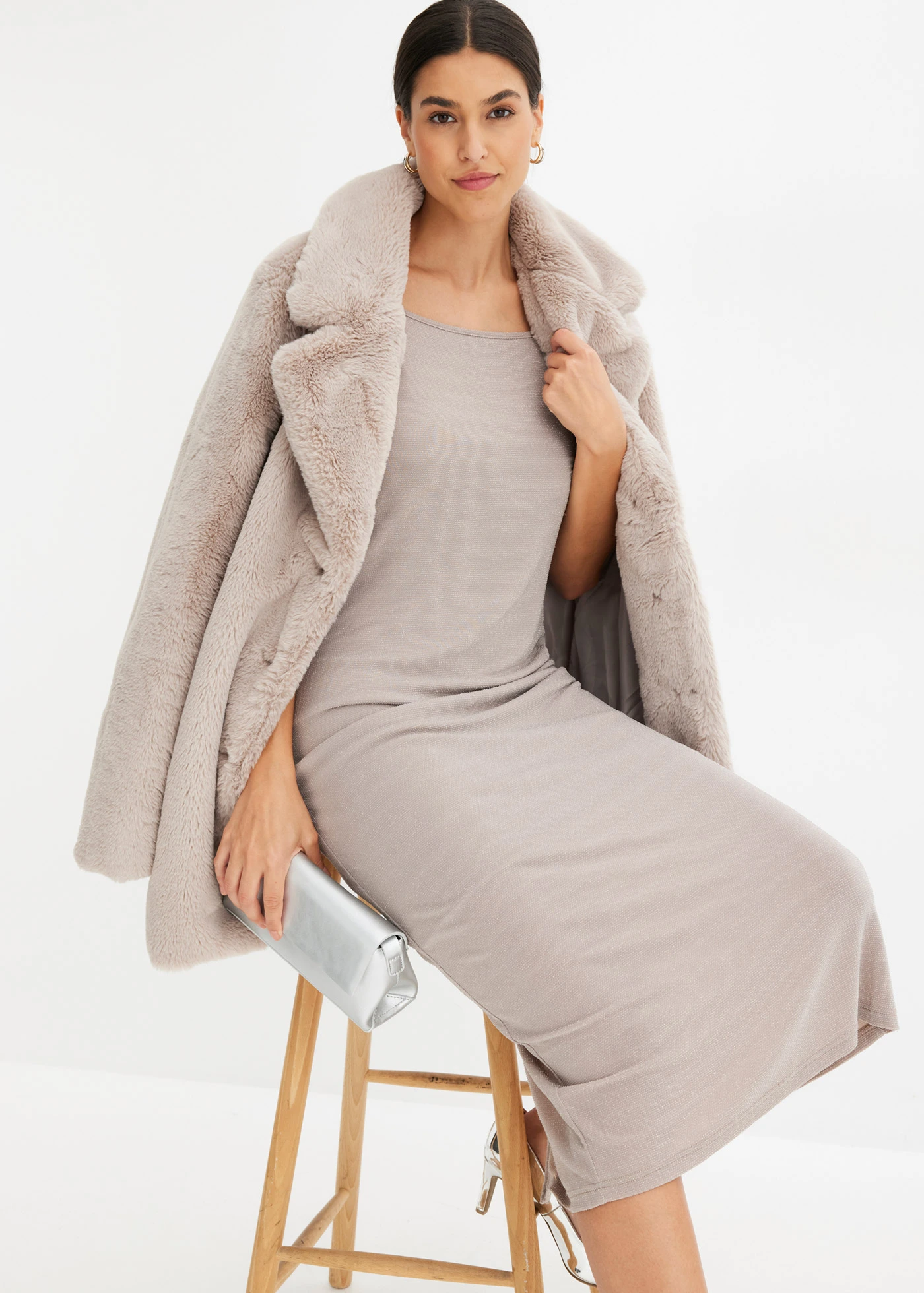 Manteau en peluche • grès • Boutique bonprix