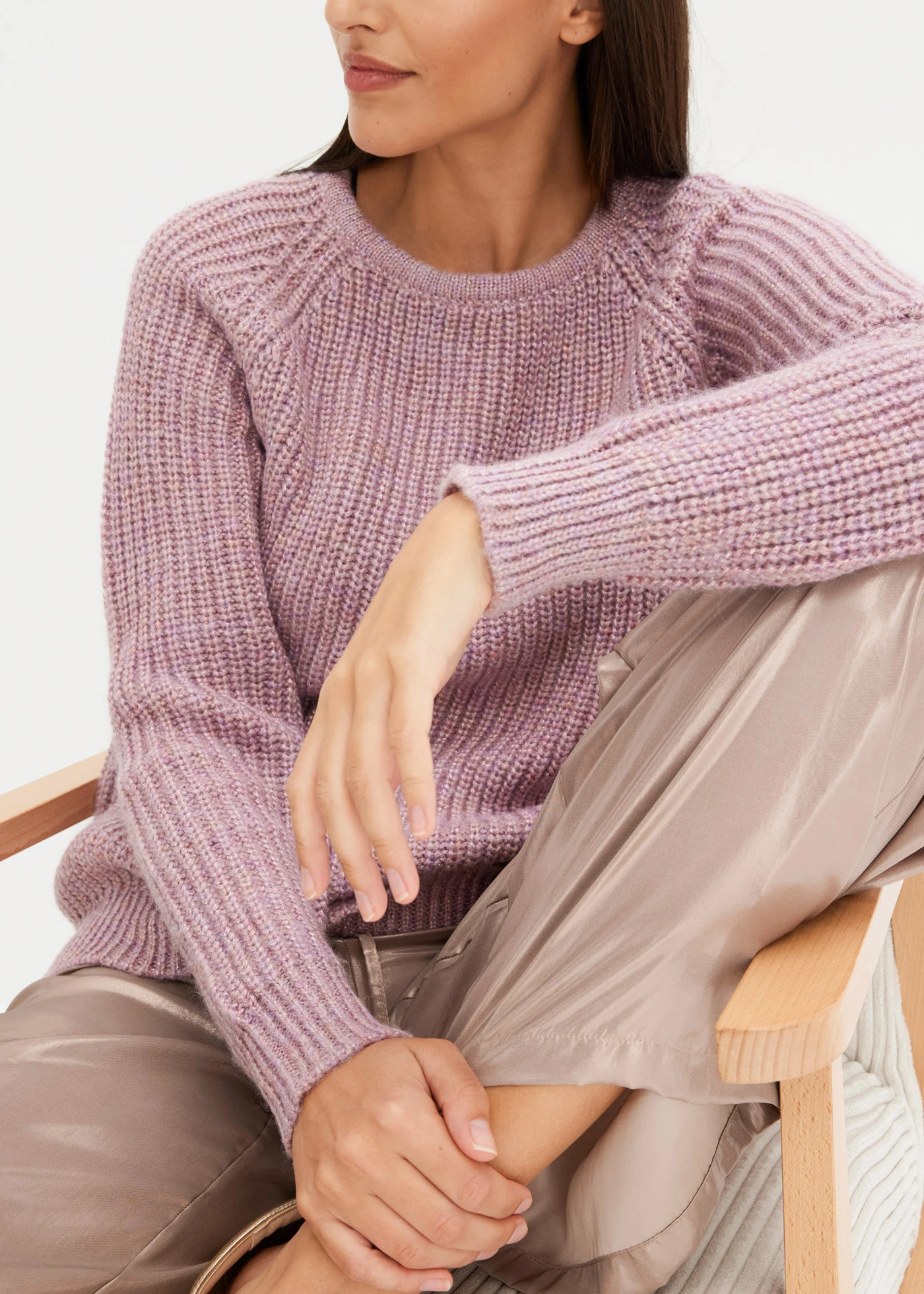 Svetr z hrubé pleteniny se třpytivou přízí • popelavě růžová • bonprix obchod