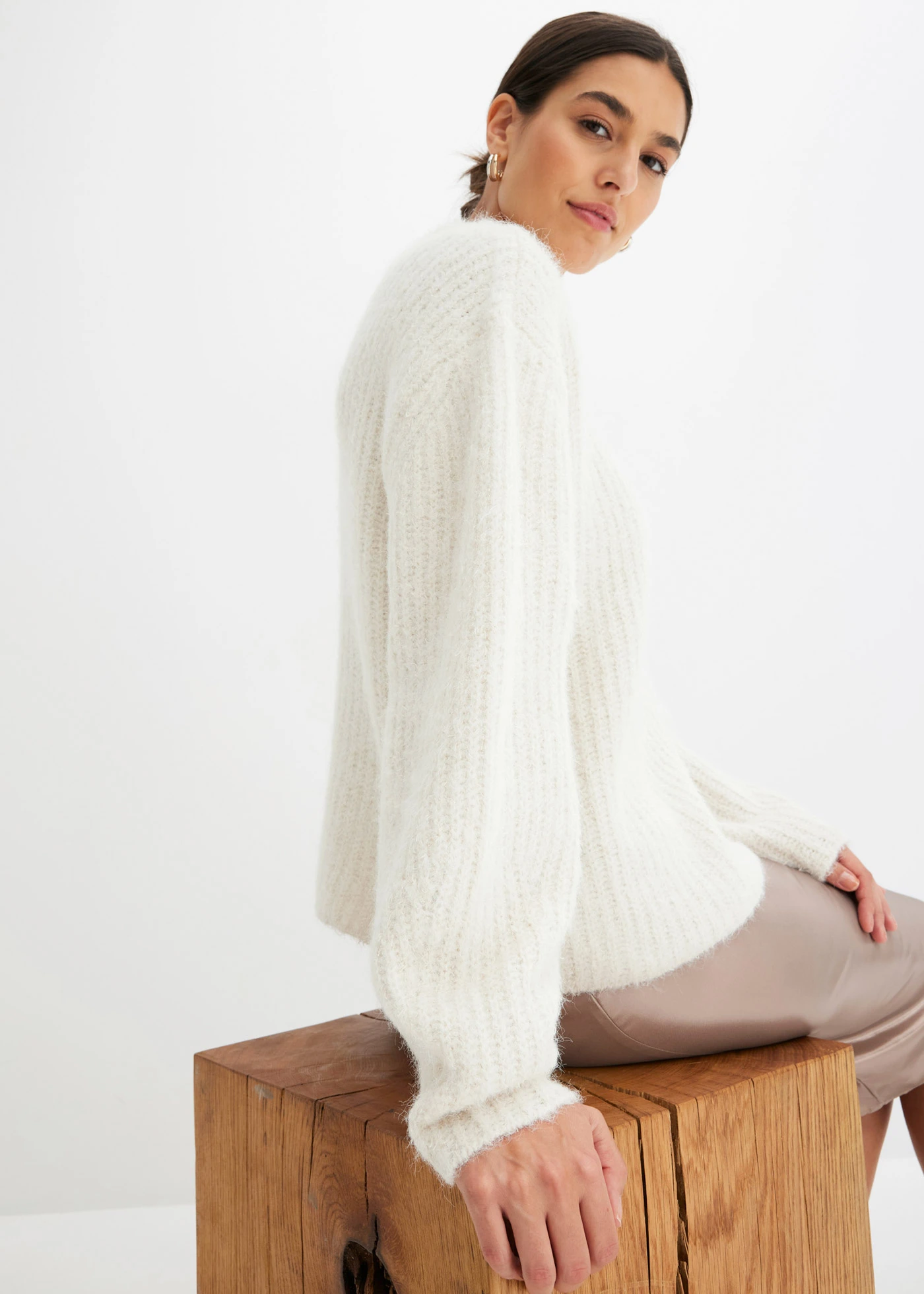 Svetr ze silnější pleteniny • přírodní bílá • bonprix obchod