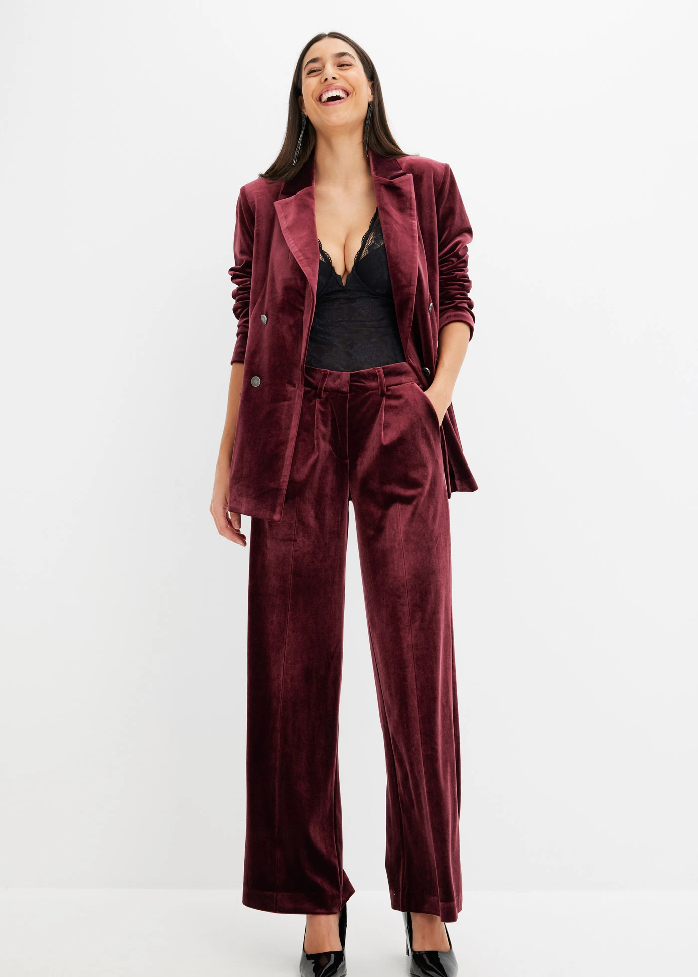 Kalhoty z jemného sametu • javorově červená • bonprix obchod