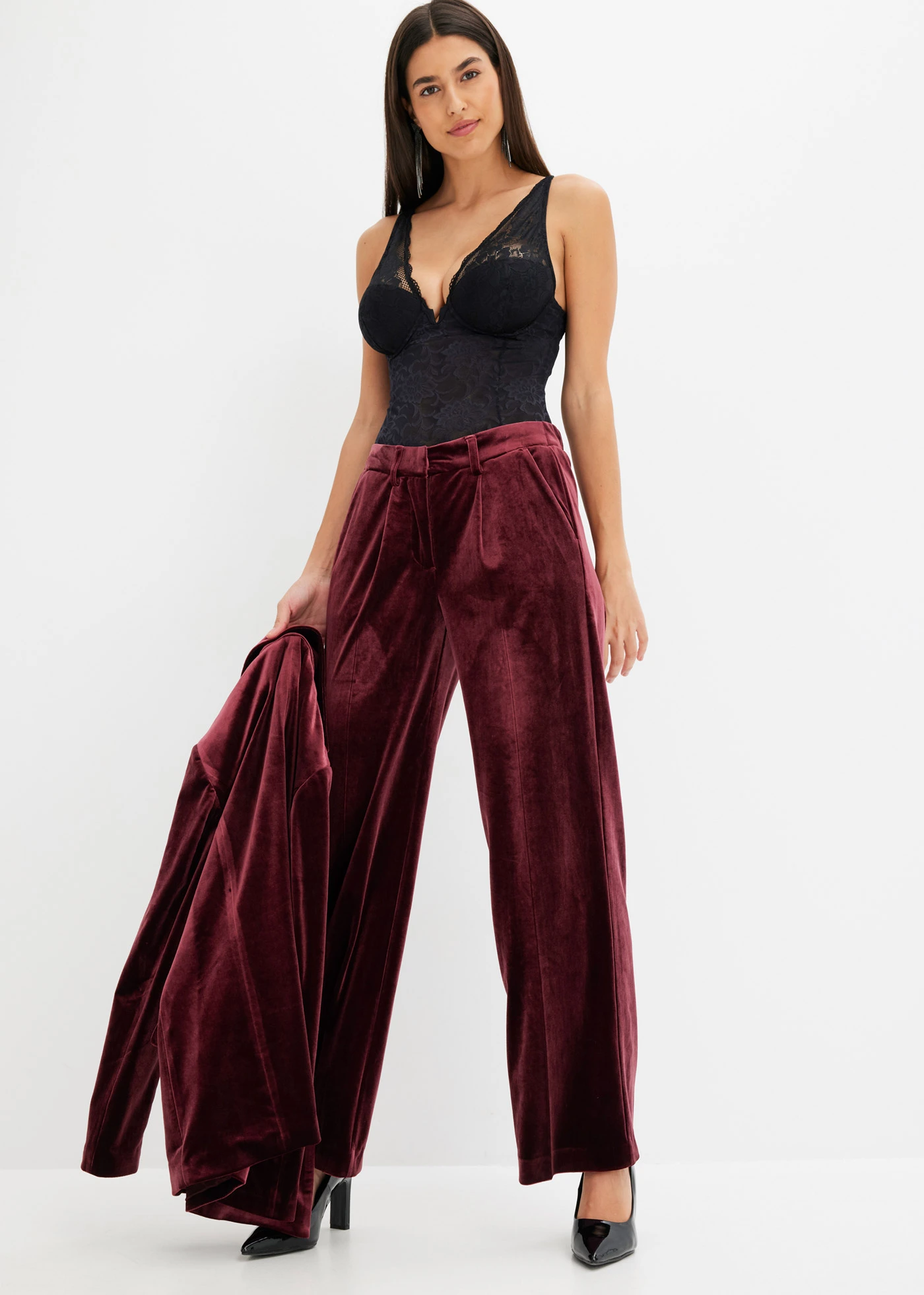 Kalhoty z jemného sametu • javorově červená • bonprix obchod