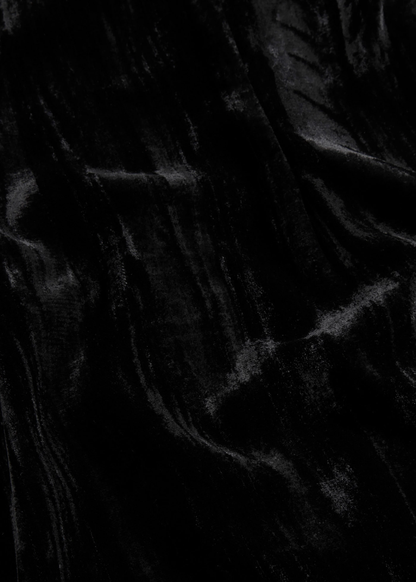 Mini šaty ze sametu • černá • bonprix obchod