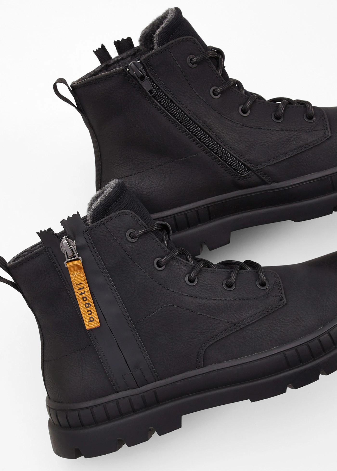 Bugatti veterboots met geprofileerde loopzool • zwart • bonprix online shop