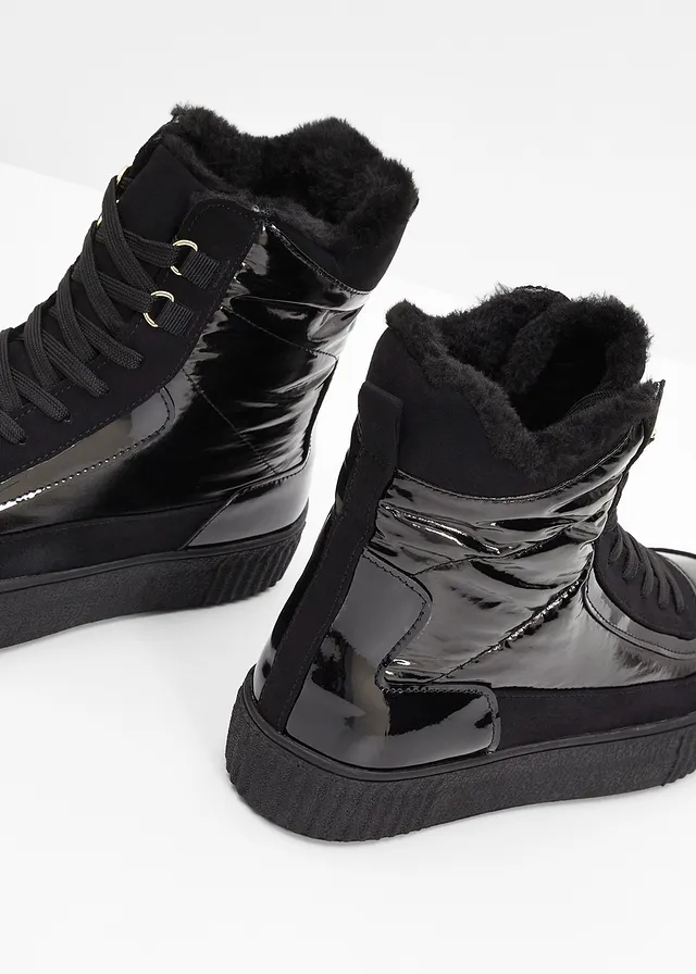 Gevoerde veterboots • zwart • product-page.page-title-suffix