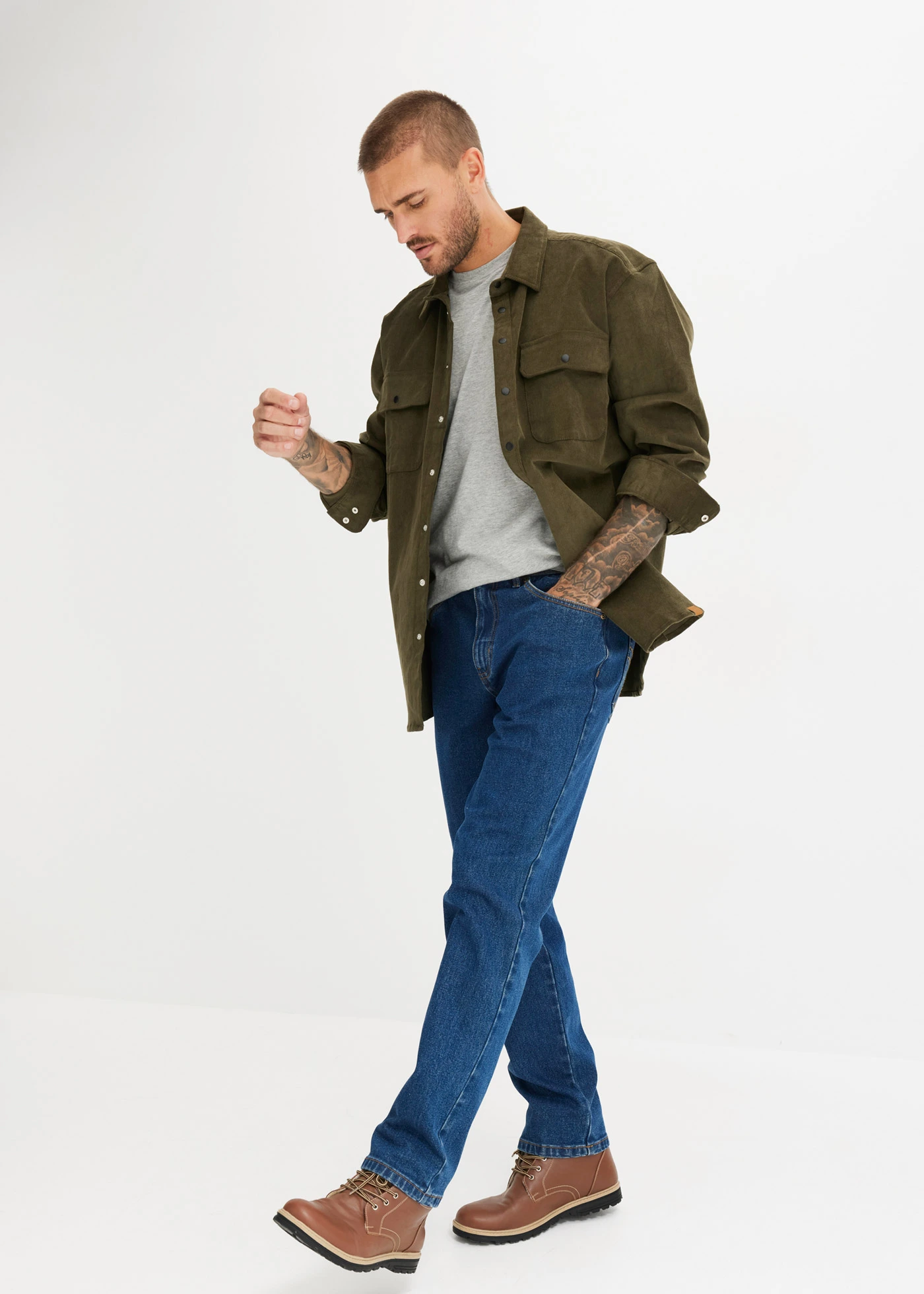 Classic Fit farmer, Straight • sötétkék denim • bonprix áruház