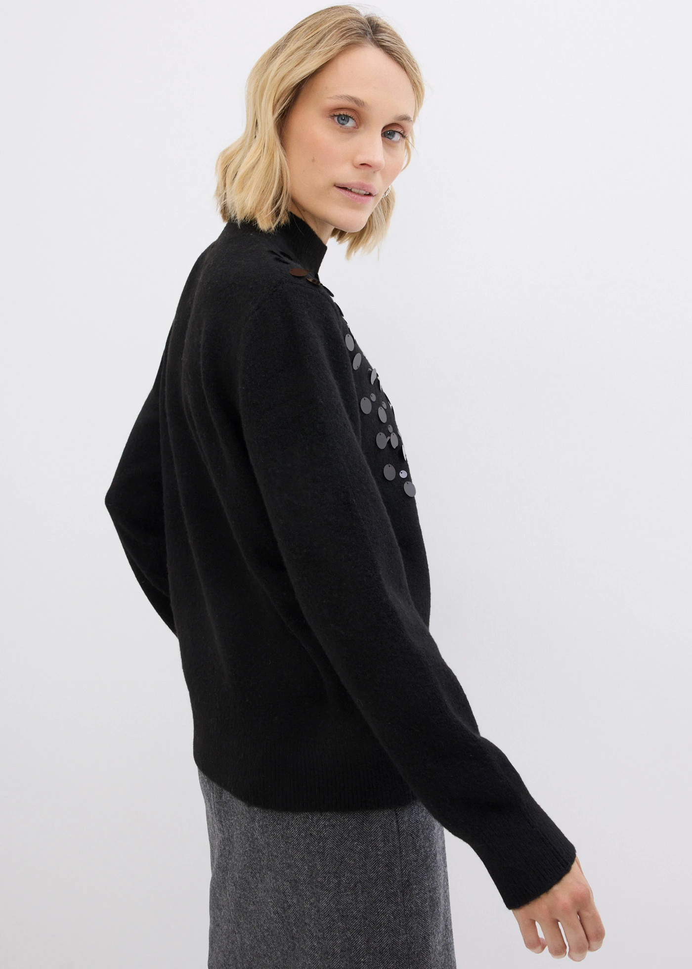 Pulover cu paiete • negru • magazin bonprix