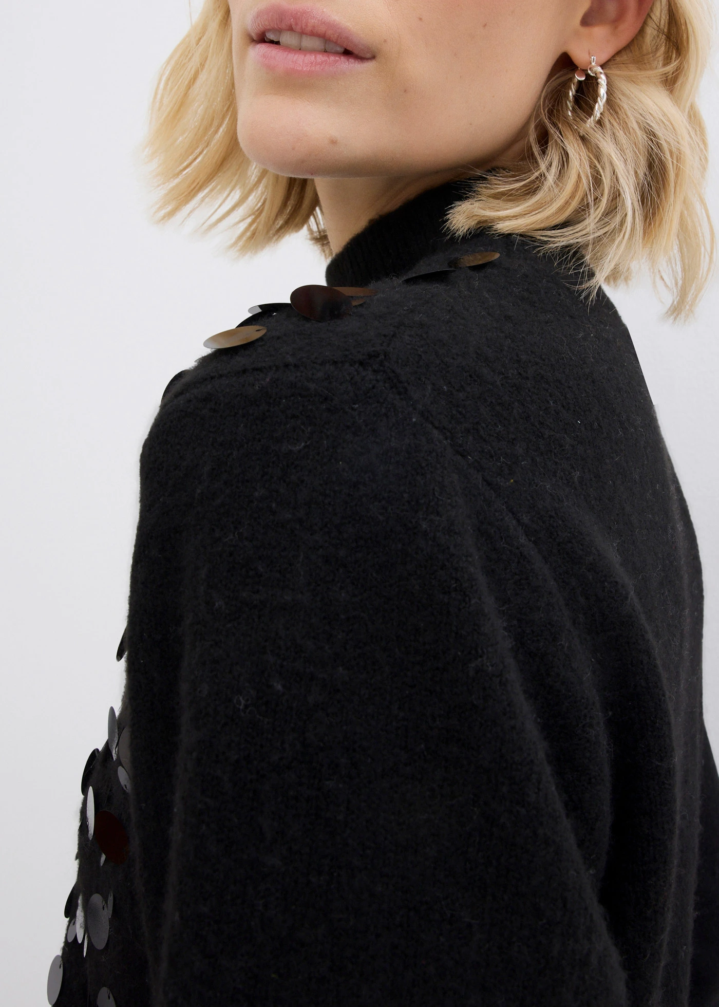 Sweter z cekinami • czarny • sklep bonprix