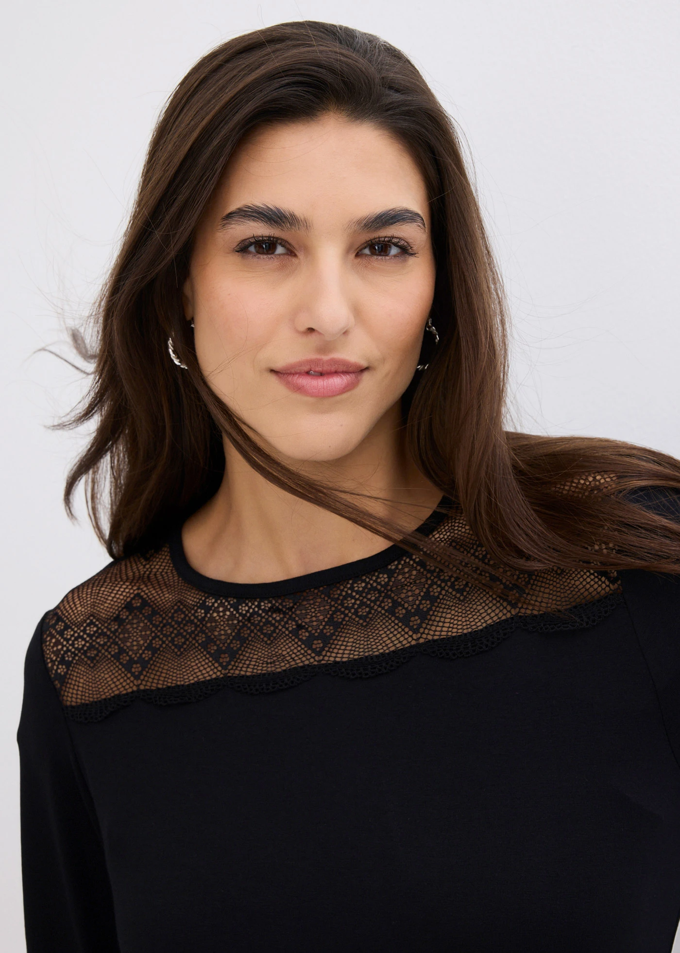 Triko s dlouhým rukávem a krajkou • černá • bonprix obchod