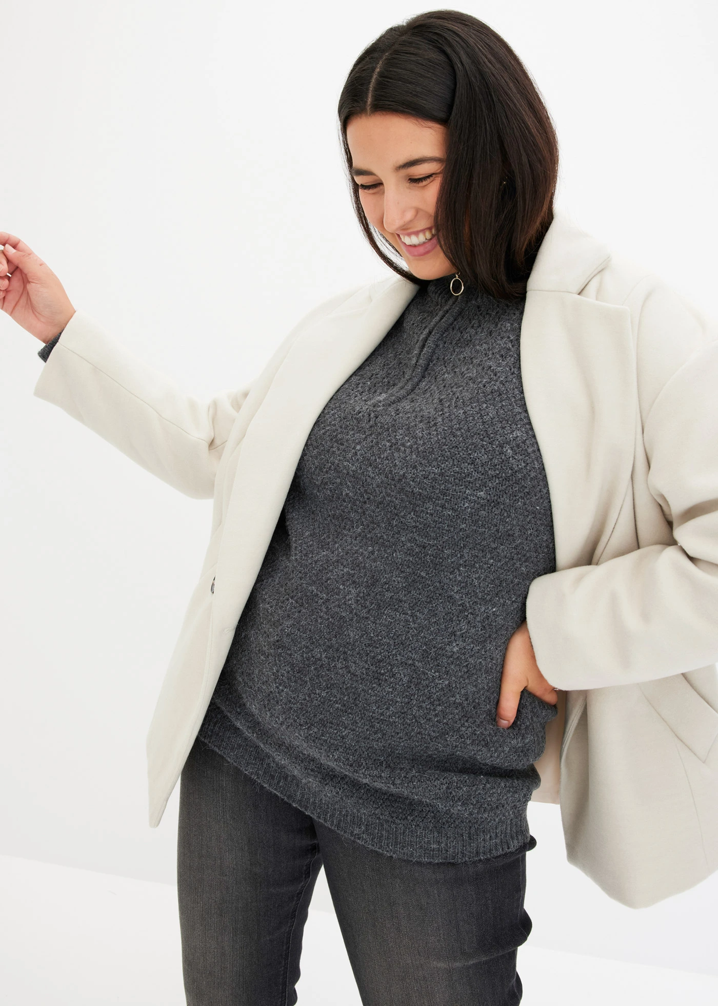 Svetr s límečkem na zip a ažurovým vzorem • šedá plus size • bonprix obchod