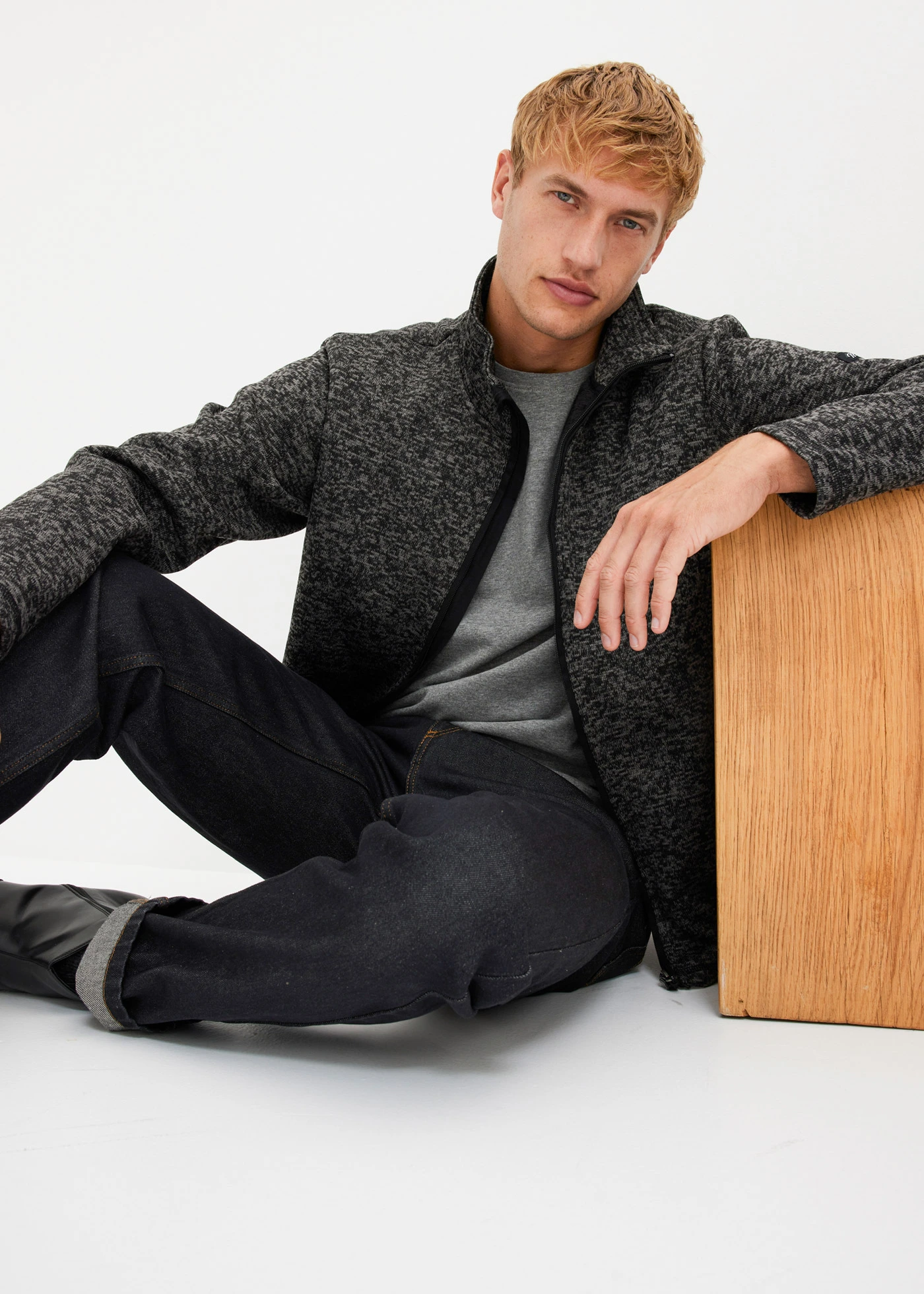 Jachetă fleece cu aspect tricotat și căptușeală teddy • gri fumuriu-negru melanj • magazin bonprix