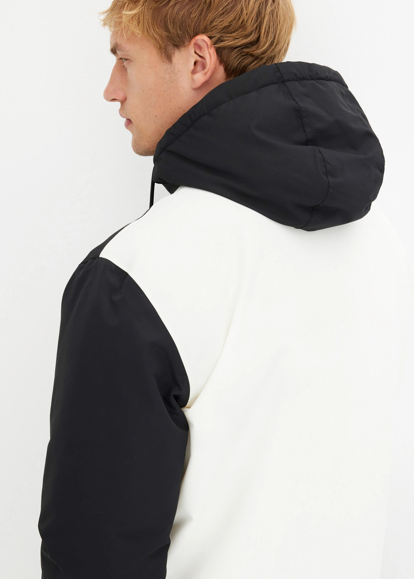 Veste d’hiver tricolore à capuche • noir-écru-olive foncé • Boutique bonprix