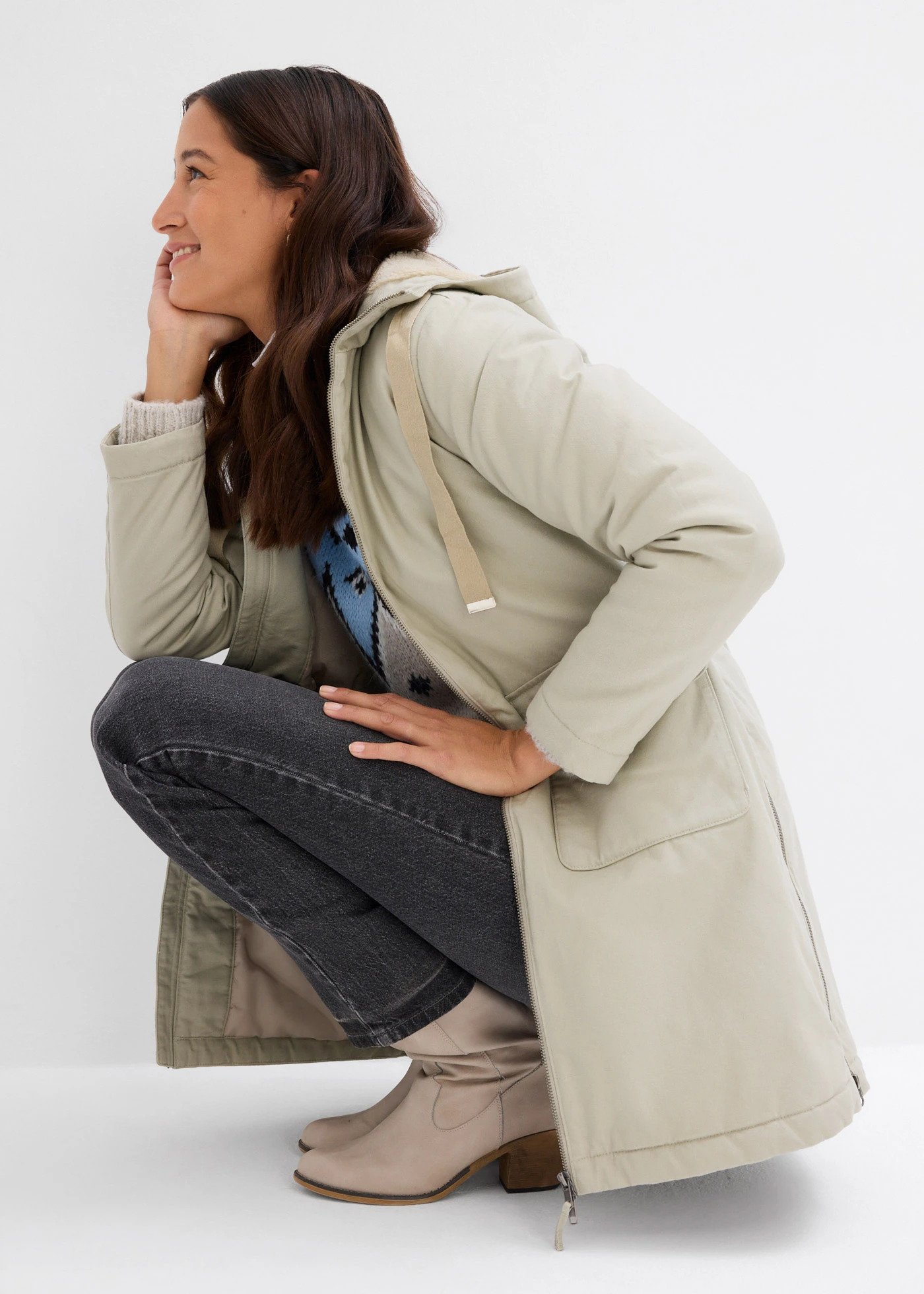 Parka d’hiver rembourrée à capuche doublée sherpa • roseau mat • Boutique bonprix