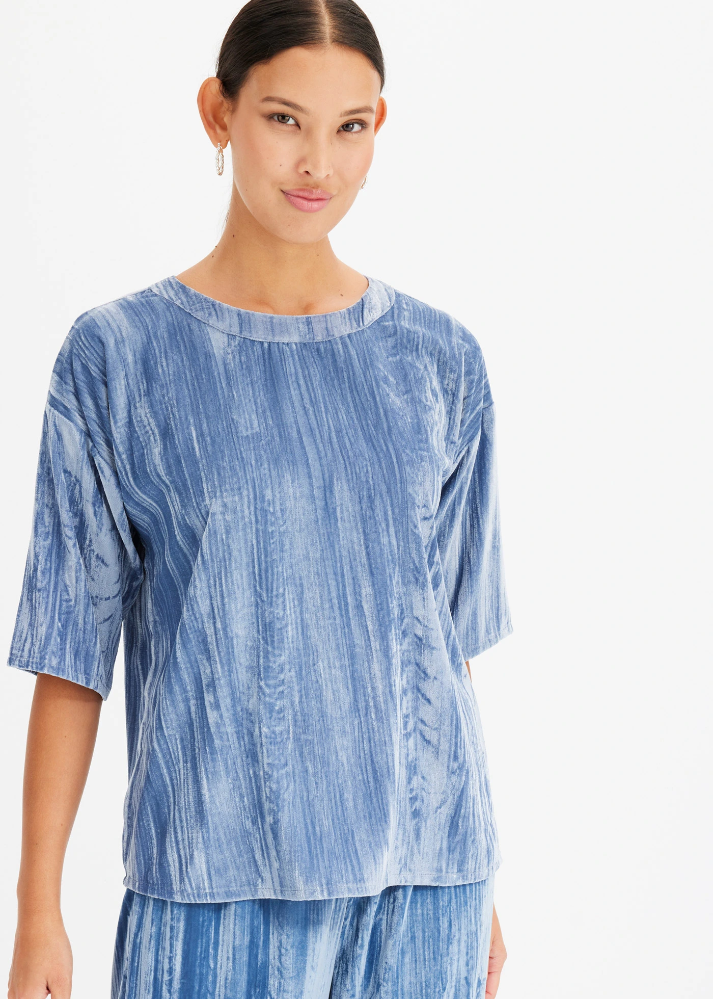 Luźniejszy shirt z aksamitu • niebieski dymny • bonprix obchod