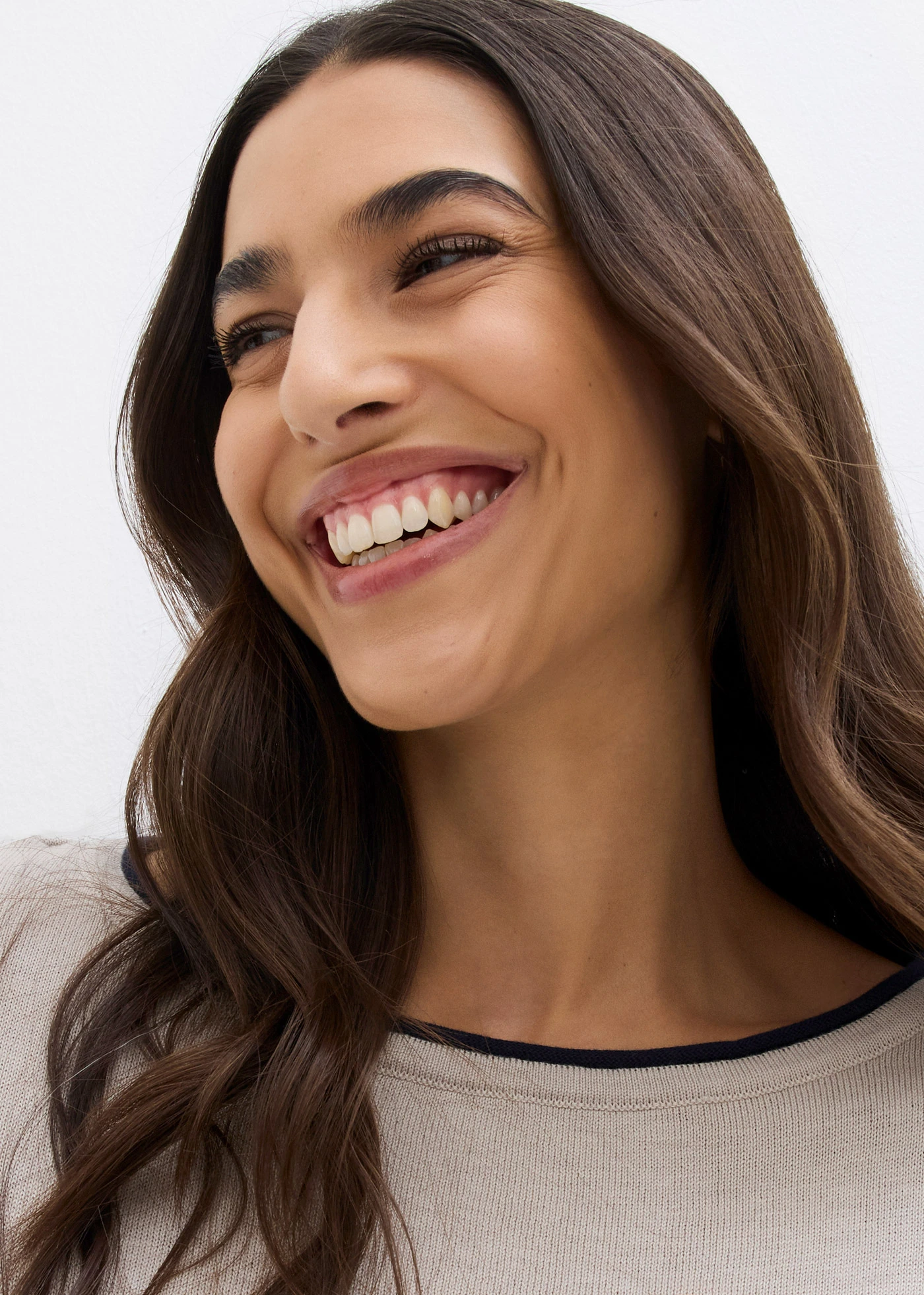 Sweter z cienkiej dzianiny z mieszanki bawełny • szary kamienisty -ciemnoniebieski • sklep bonprix