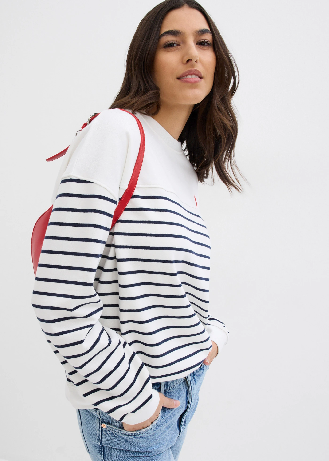 Sweat oversize en coton mélangé • écru-bleu foncé rayé • Boutique bonprix