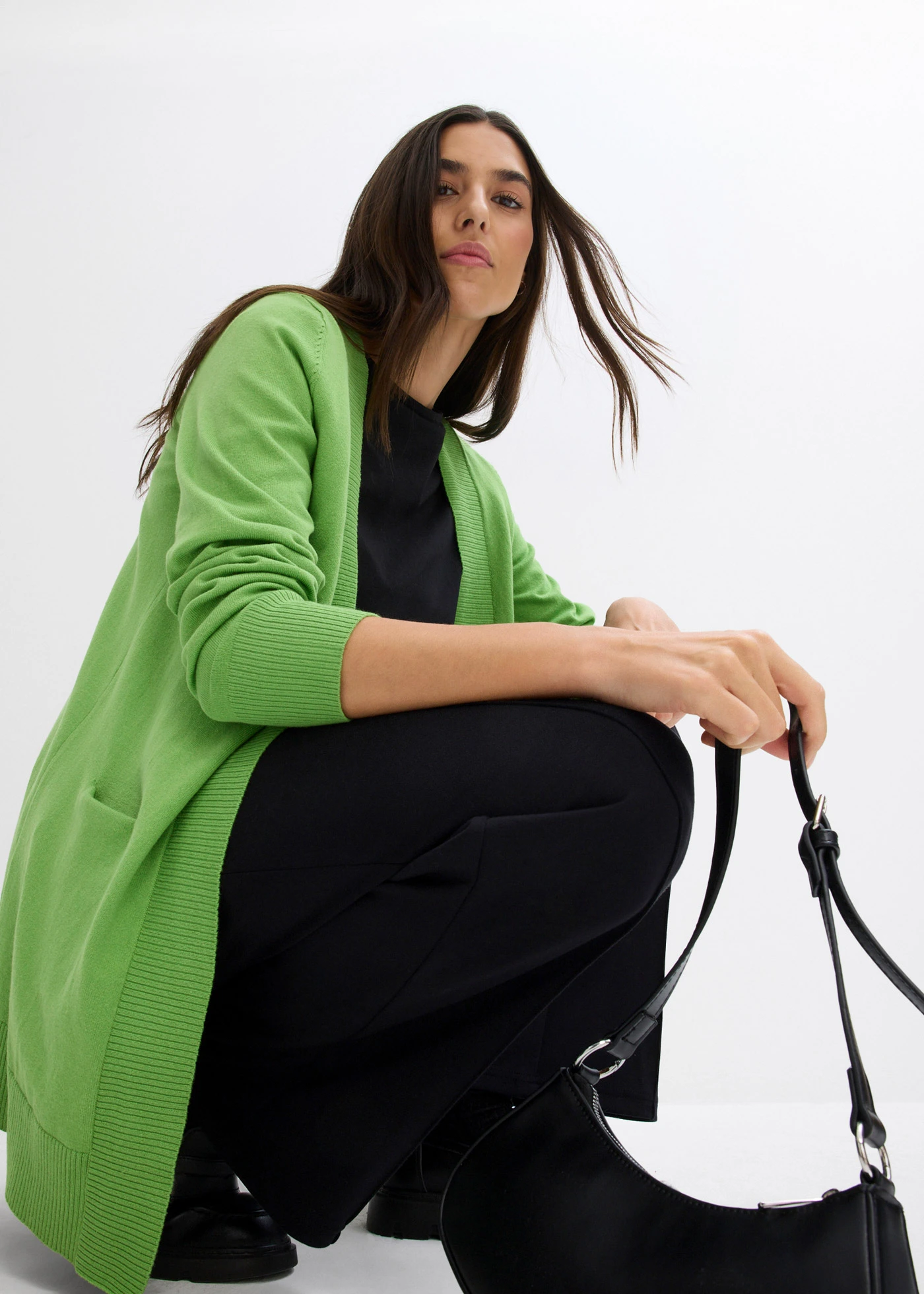 Gilet en maille avec poches, manches longues • vert trèfle • Boutique bonprix