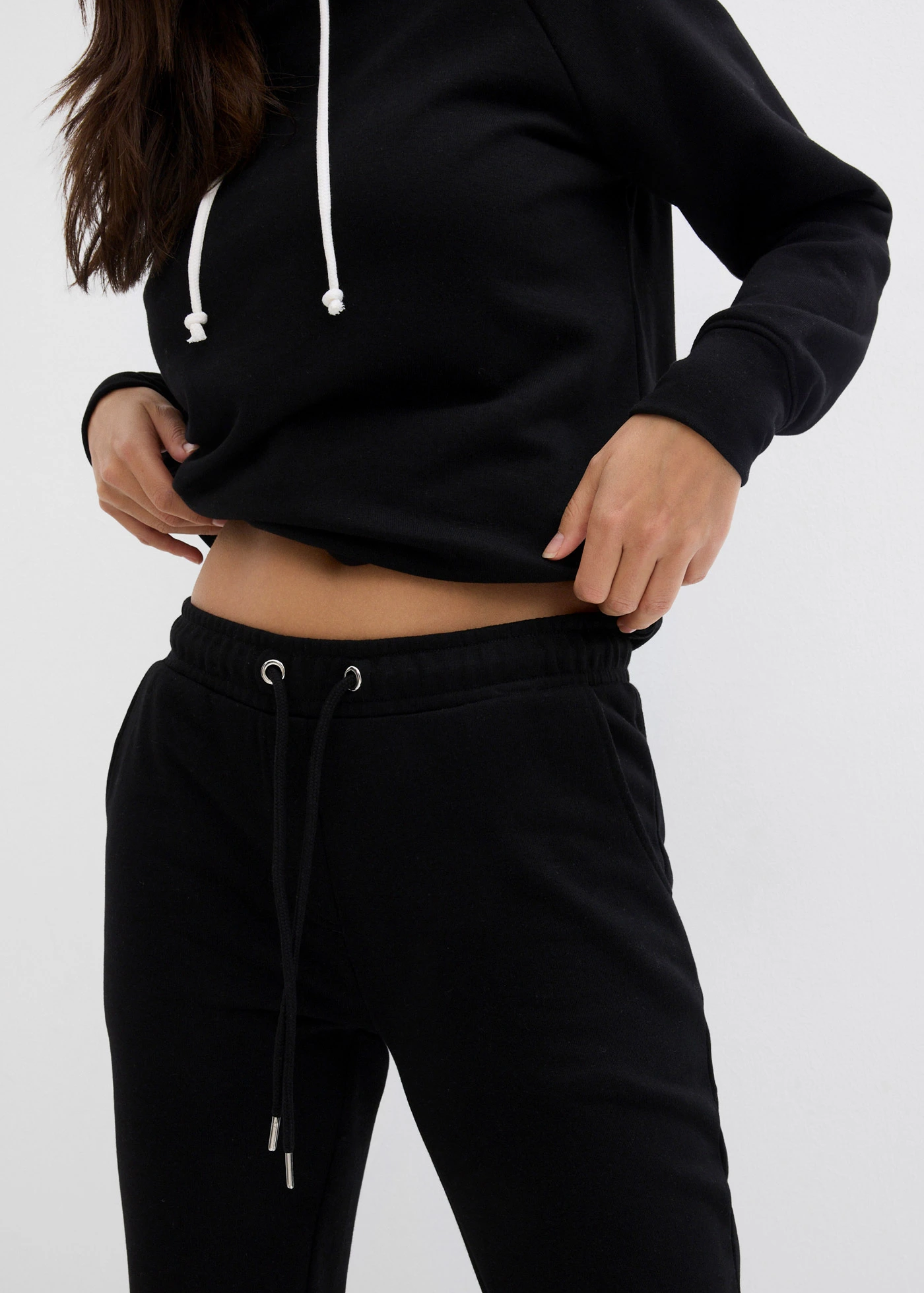 Úzké joggingové kalhoty • černá • bonprix obchod